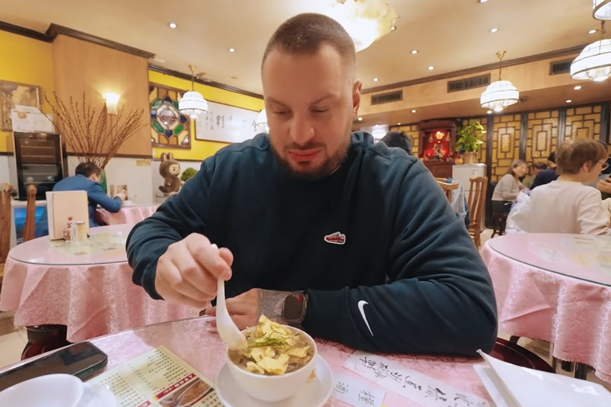 Zjadł zupę z węża w Chinach. Ze szczegółami opisał, jak smakuje