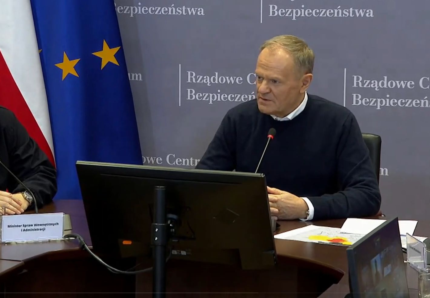 "Sytuacja jest poważna". Premier na posiedzeniu sztabu kryzysowego