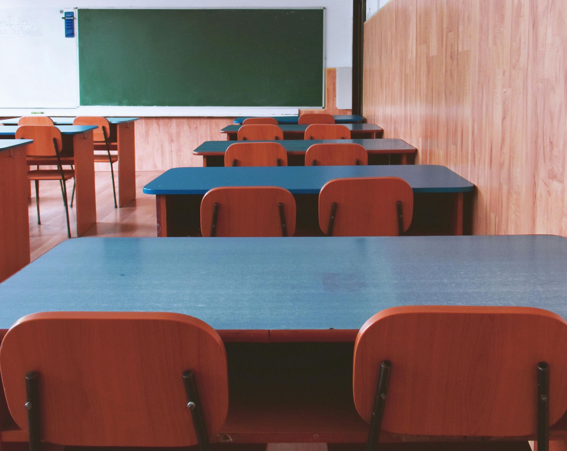 Silny mróz w całej Polsce. Prawie 300 szkół zamkniętych