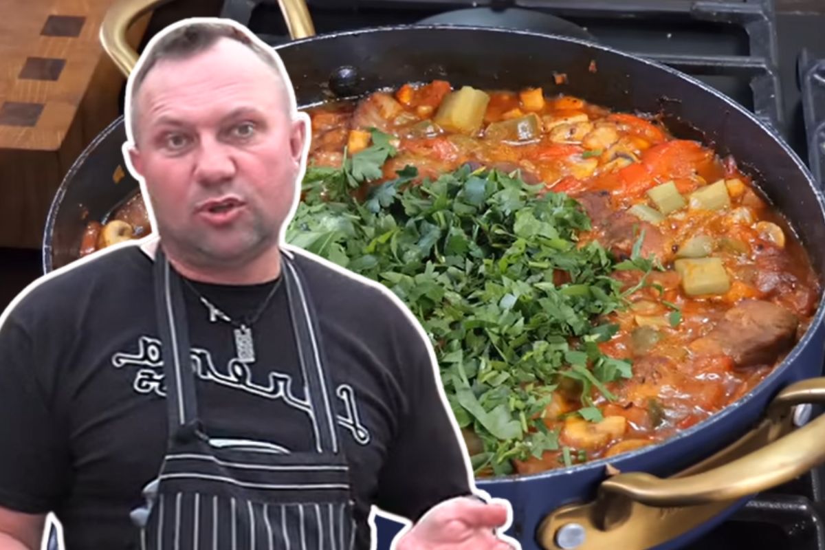 Strzelczyk pokazał, jak zrobić sycące i rozgrzewające danie jednogarnkowe. Na andrzejki ugotuję cały gar