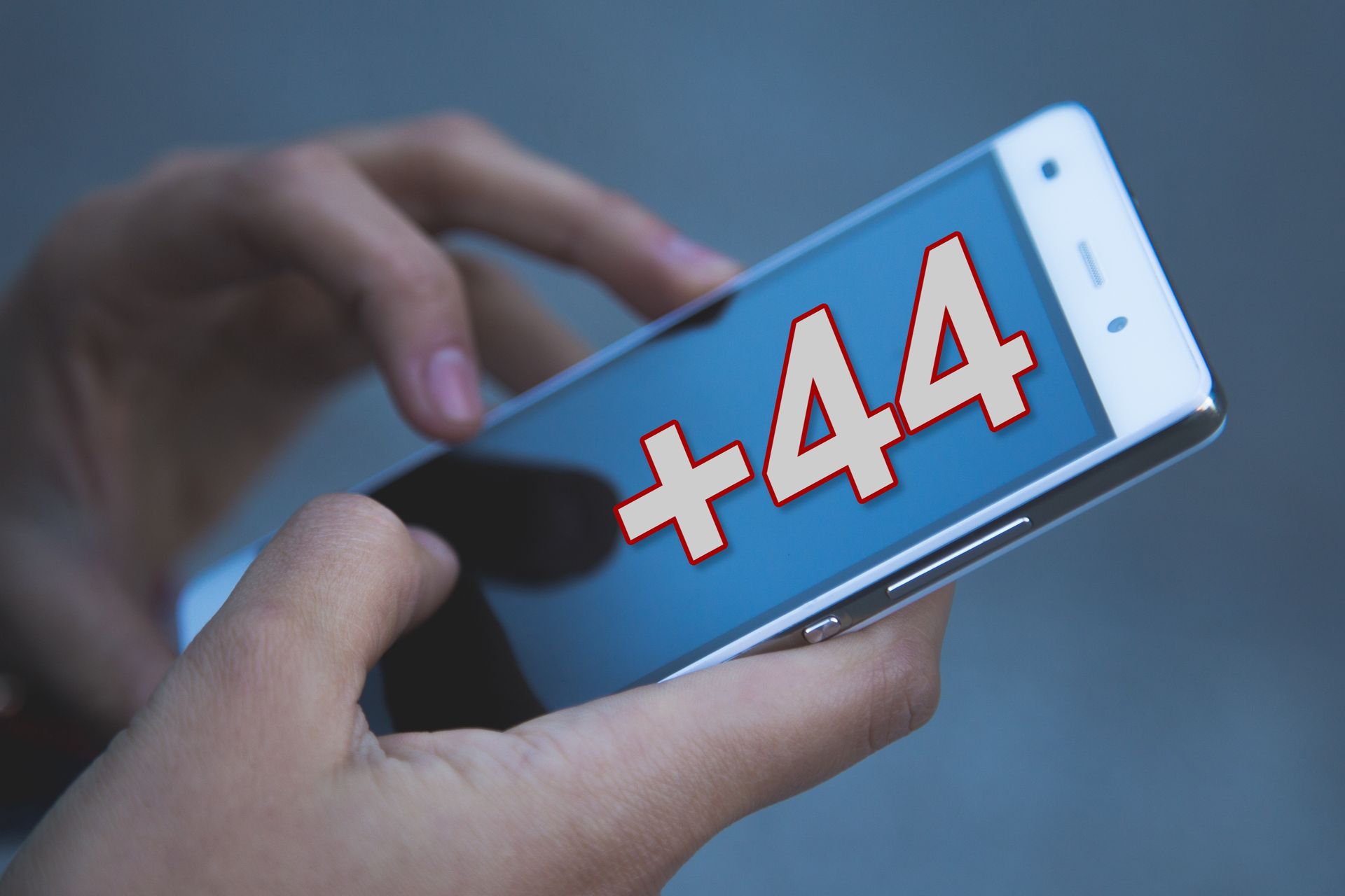 Dzwonią z kierunkowego +44. Fala oszustw trwa