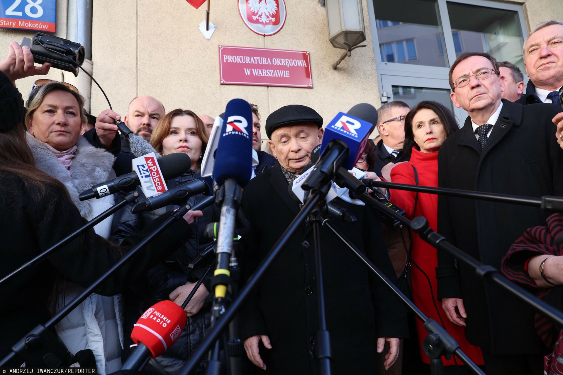 "To robi z nas oszołomów". Irytacja w PiS po wpisach Kamińskiego o Tusku