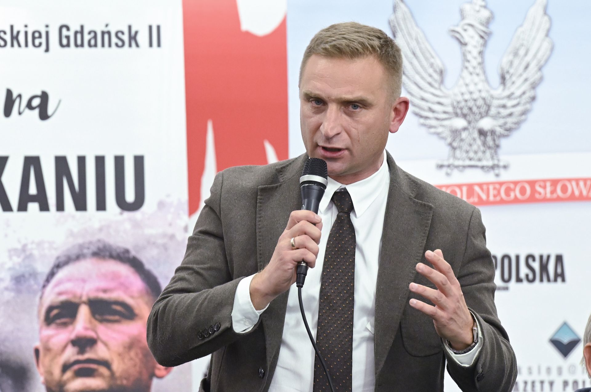 Sprawa środków zapobiegawczych wobec Bąkiewicza. Co z decyzją sądu?