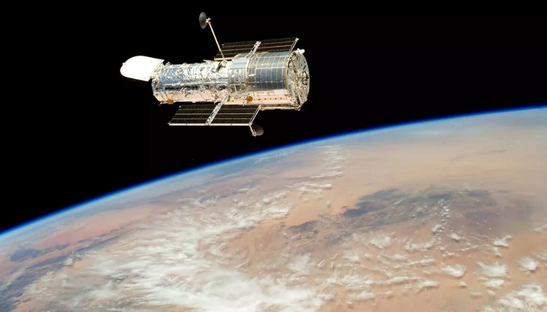 Teleskop Hubble’a niedługo spadnie na Ziemię. To może być niebezpieczne