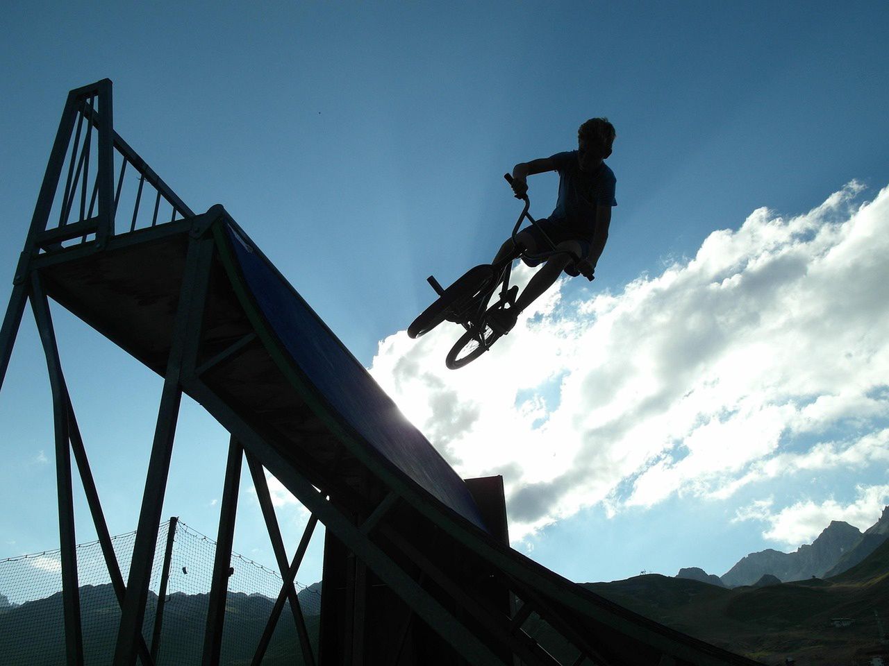 Nie żyje 20-letni rowerzysta. Tragiczny wypadek na pumptracku
