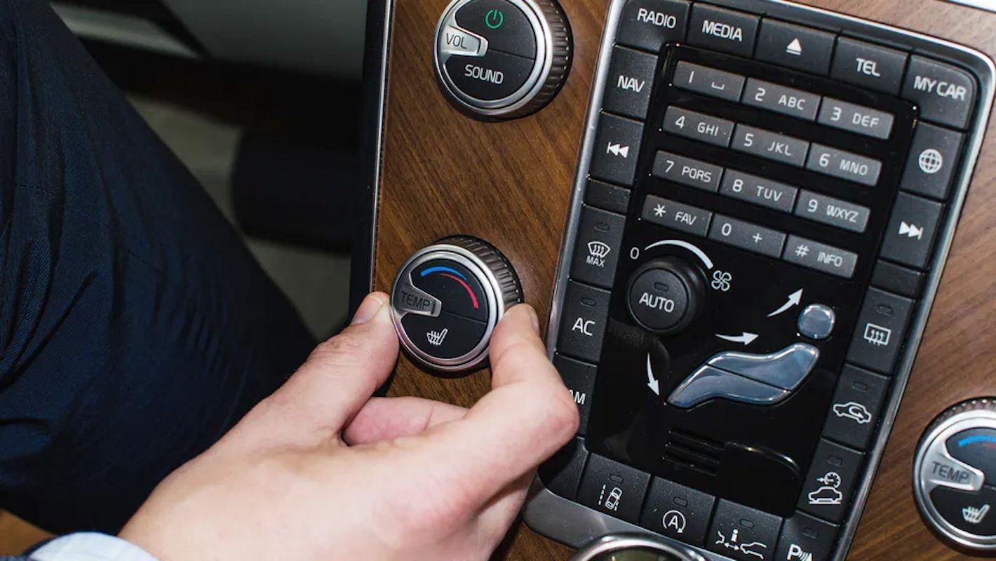 Zasada 5 minut. Nie każdy o tym pamięta jeżdżąc z klimatyzacją