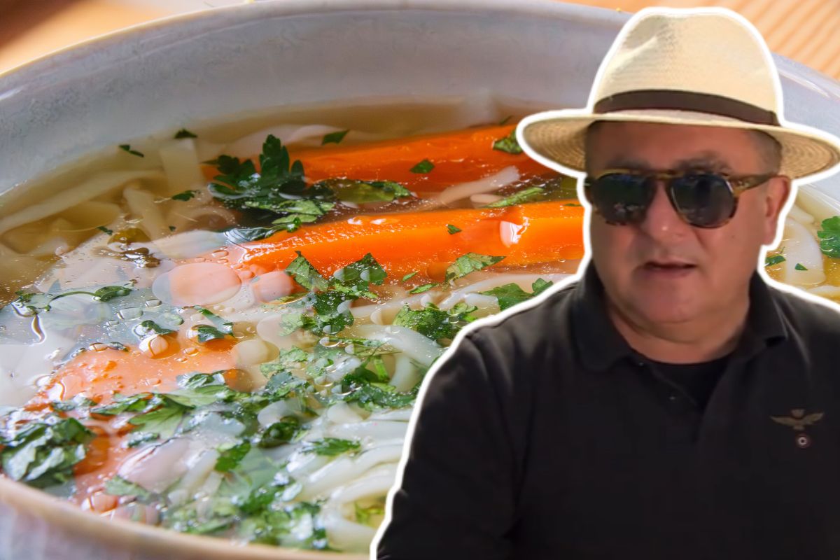 Robert Makłowicz dodaje do rosołu nietypowe mięso. Niewielu tak robi, a podkreśla smak jak żadne inne