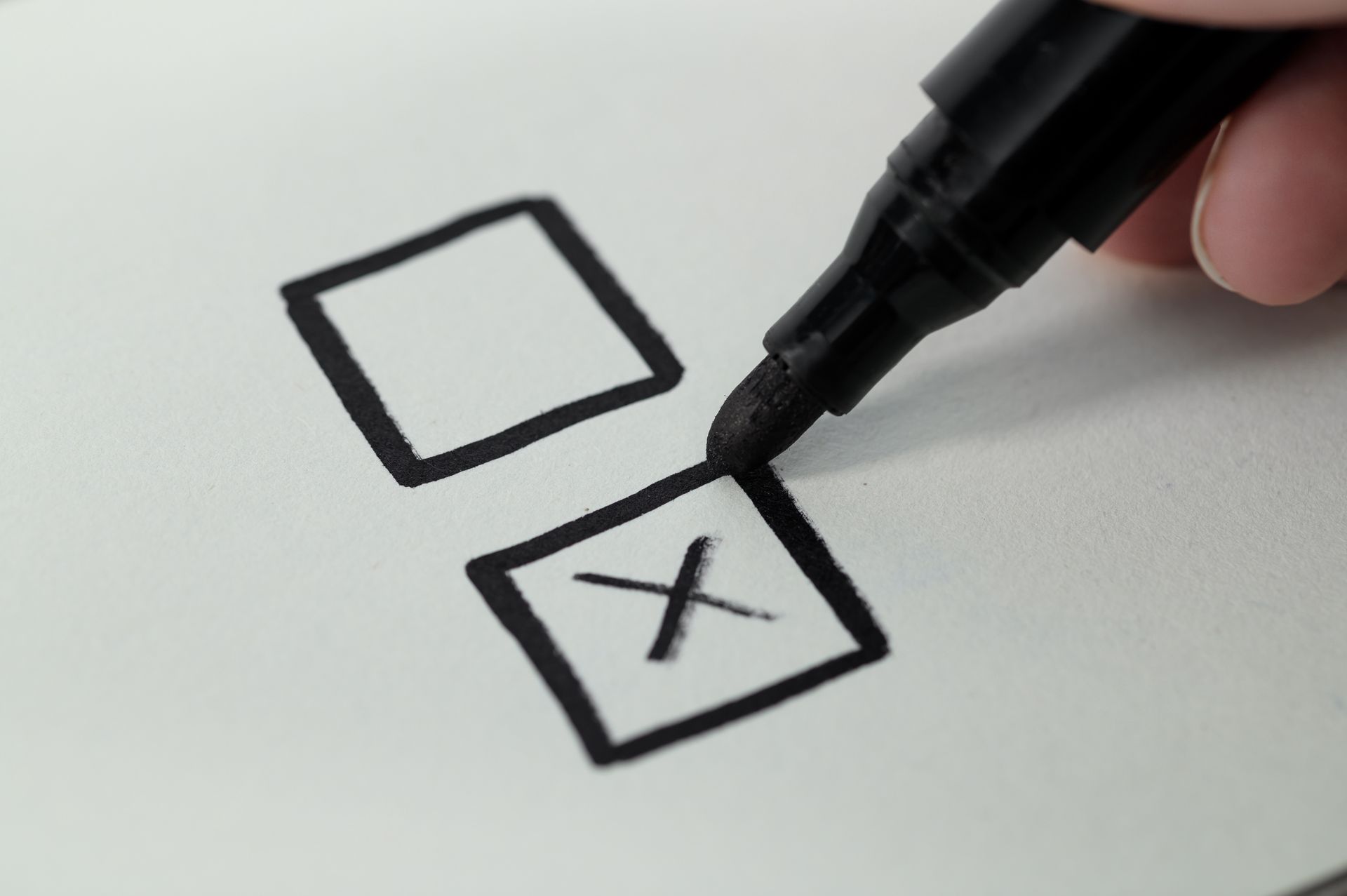 II tura wyborów prezydenckich 2025. Czy można robić zdjęcia karty do głosowania?