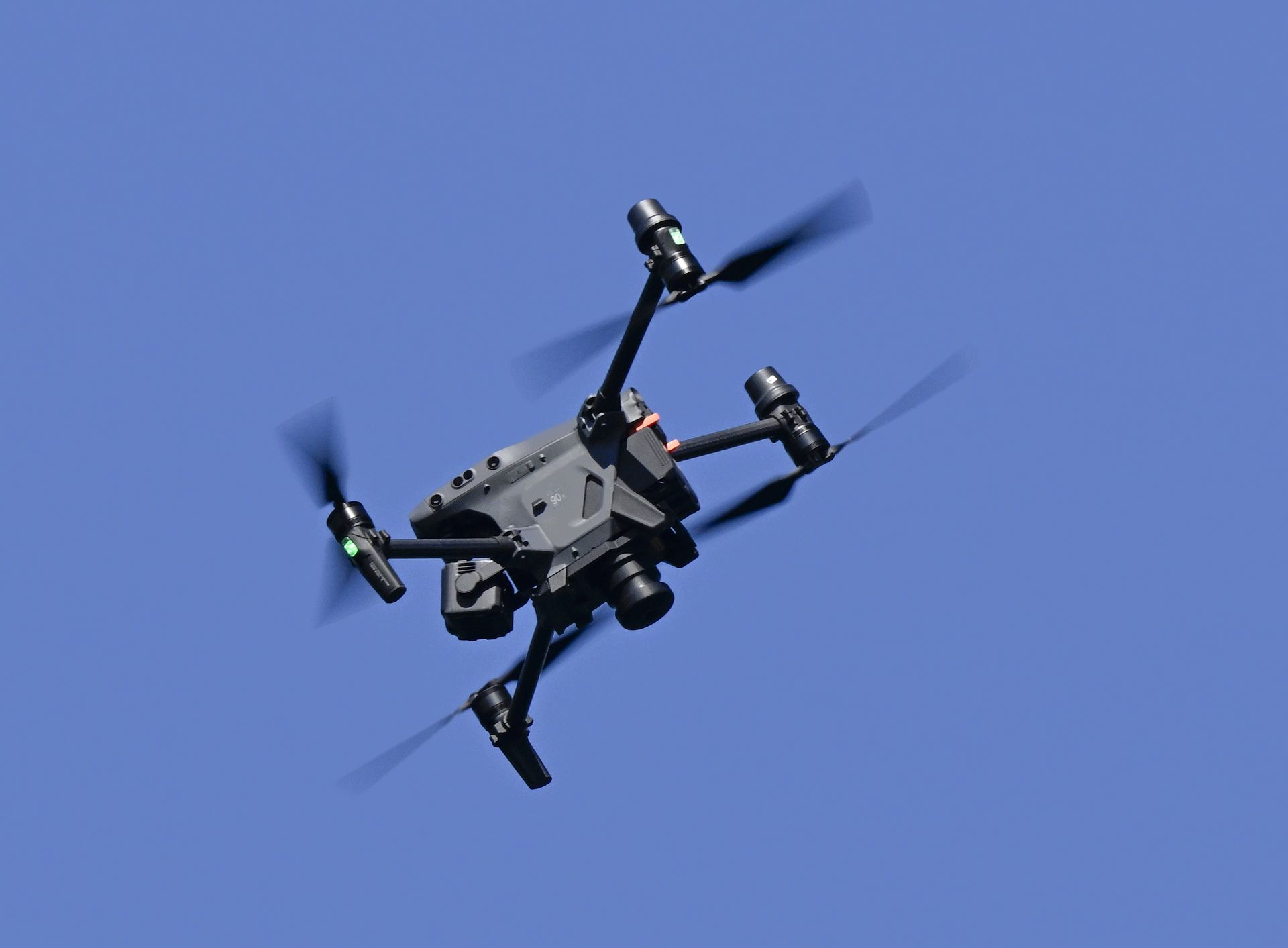 Drony nad francuską bazą wojskową. "Przeleciały nad jednostkami"