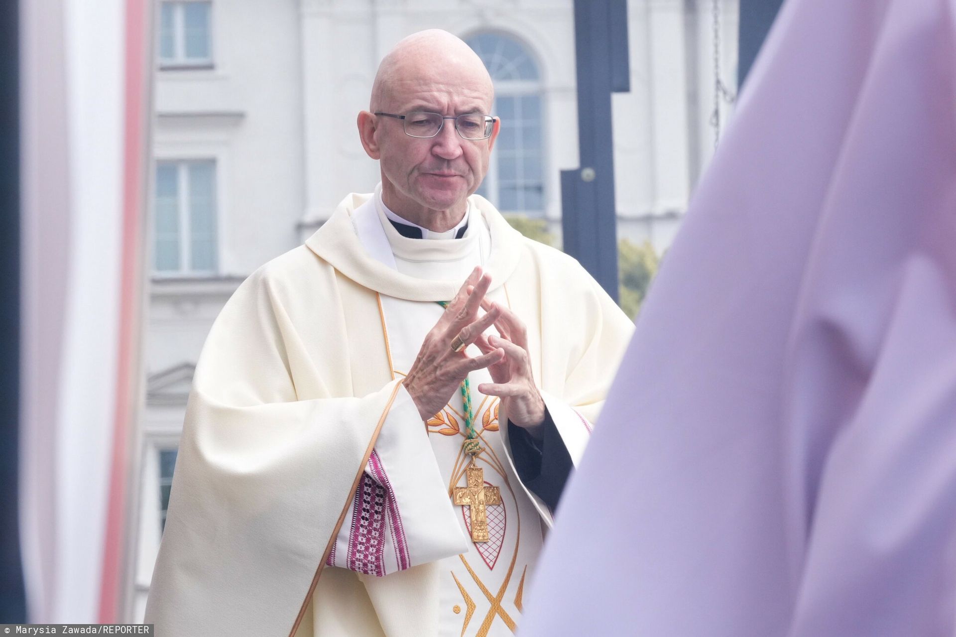 Fałszywe konta abp. Galbasa. Archidiecezja alarmuje