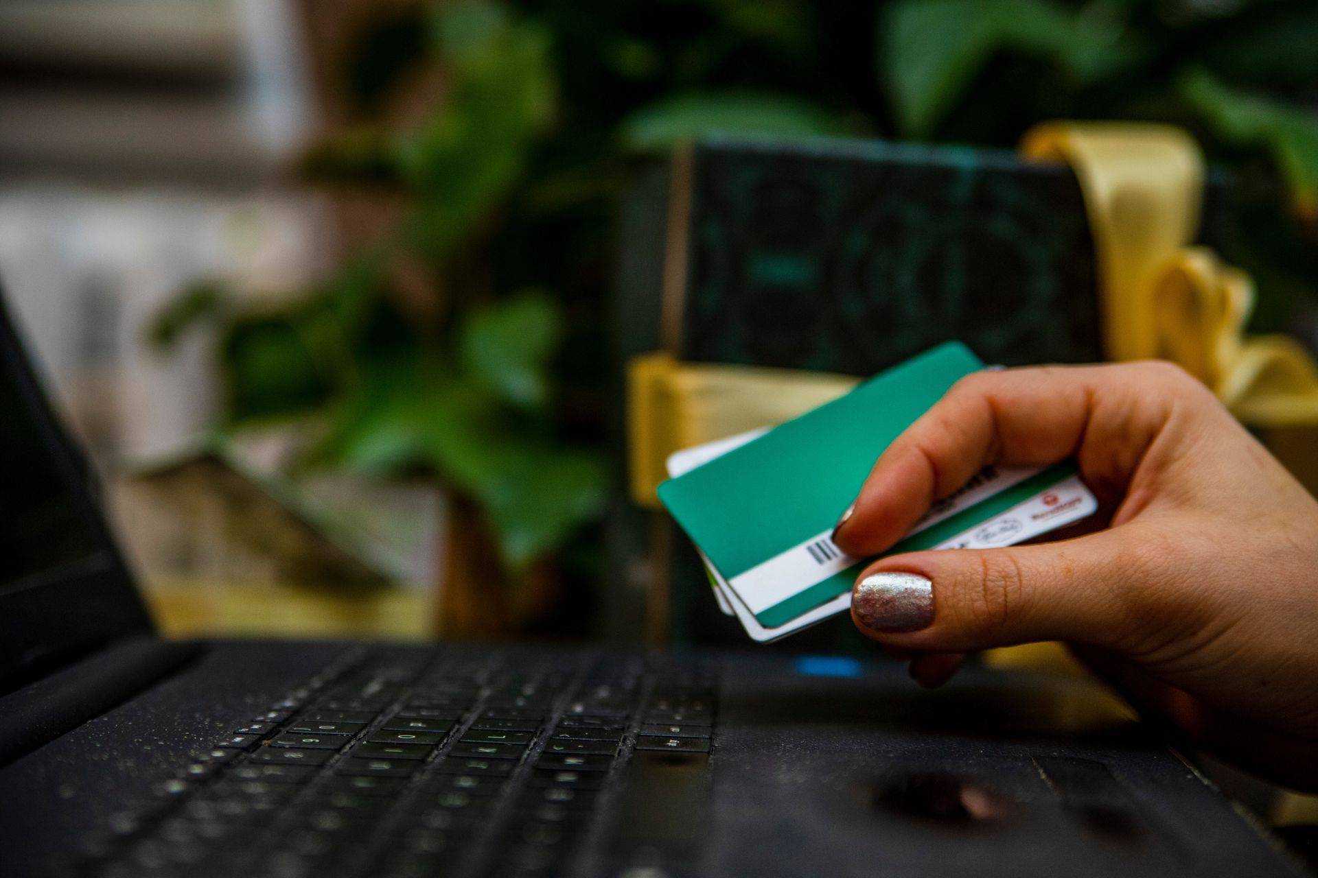 Znany sklep padł ofiarą hakerów. Firma ma pilną prośbę do klientów