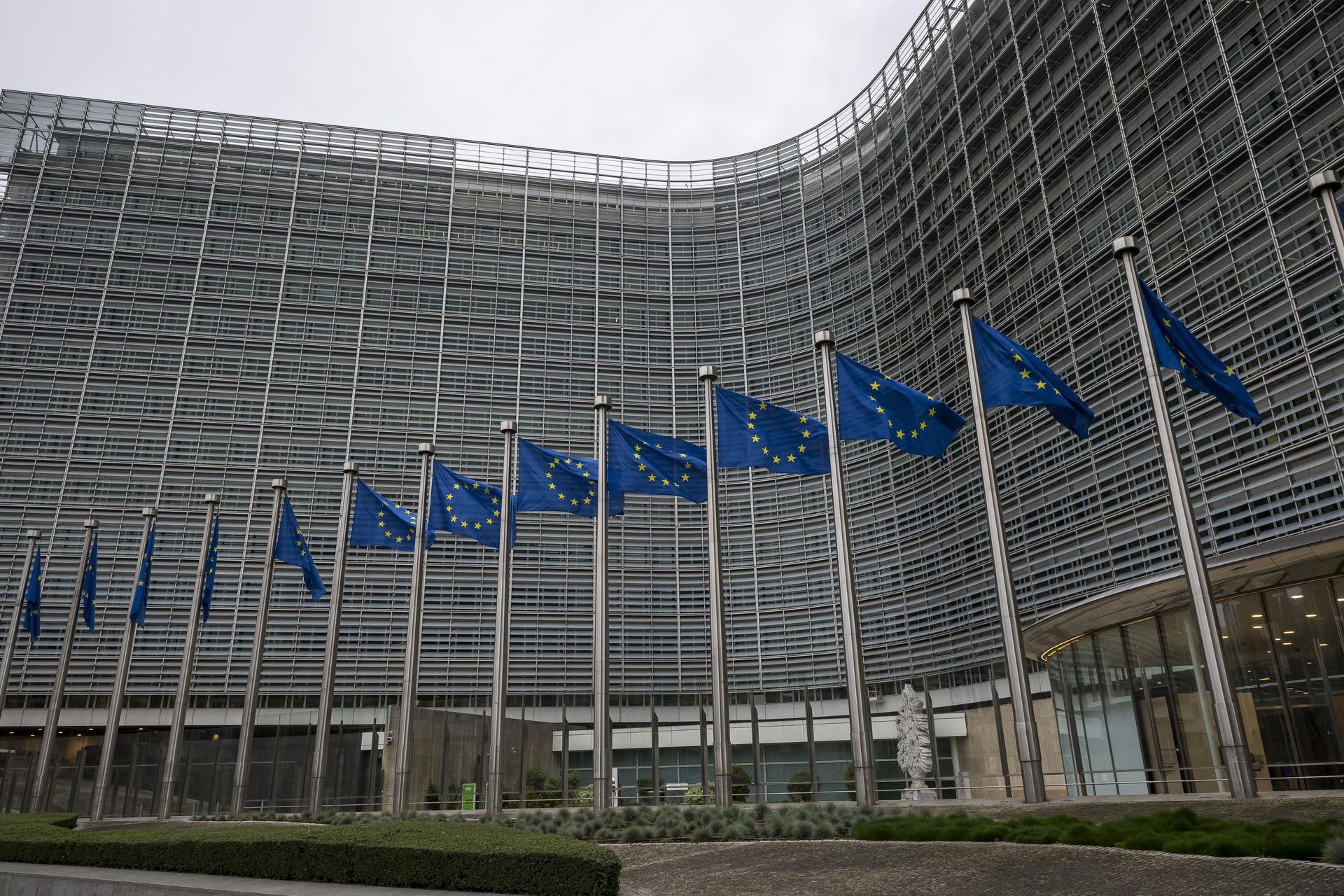 UE gotowe uruchomić art. 42.7. Chodzi o Grenlandię