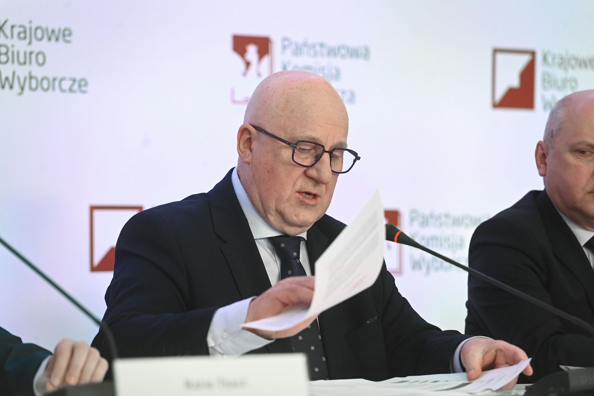 "Po prostu uciekł". Szef PKW o incydencie z udziałem członka komisji