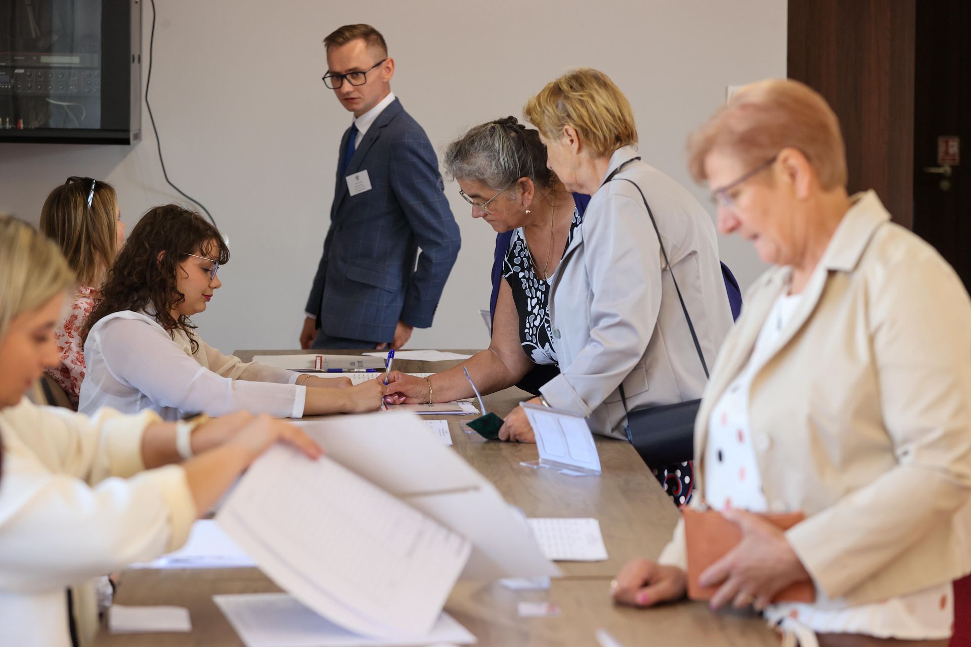 Wybory prezydenckie 2025. Zmiana miejsca głosowania w Polsce i za granicą. Jak i do kiedy zgłosić?