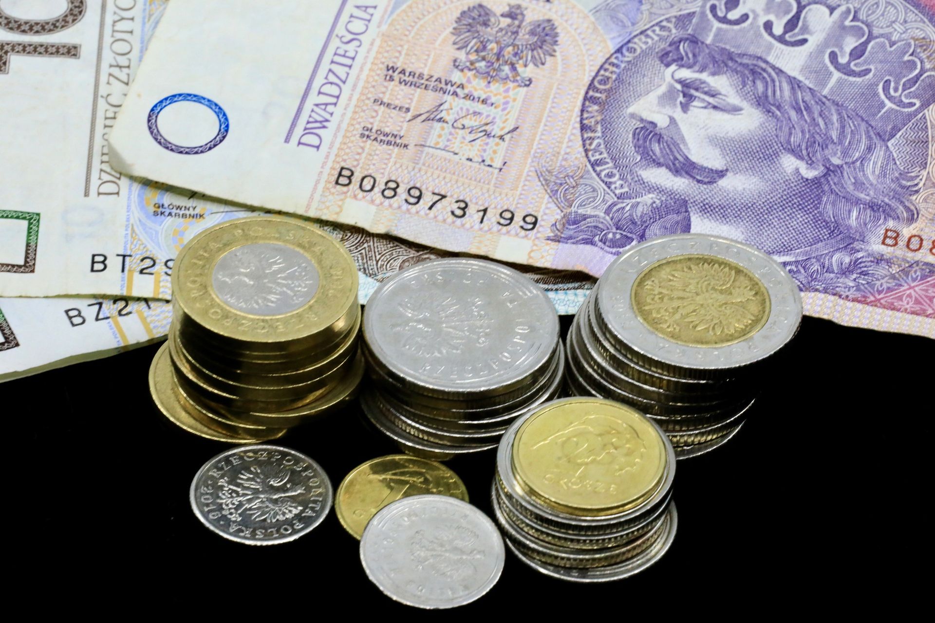 Nie tylko duże kwoty. Czasami skarbówka może zablokować małe transfery