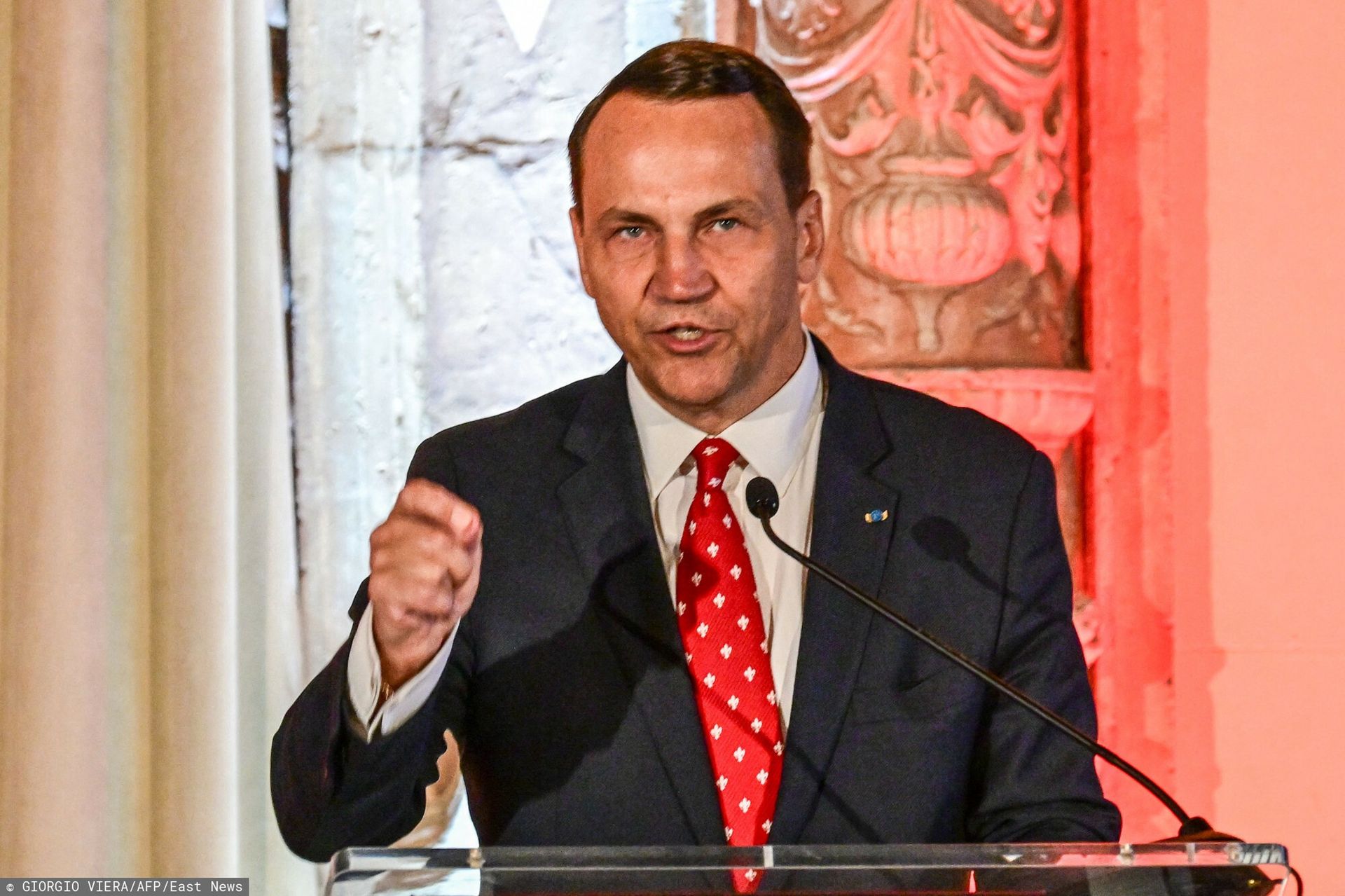 Sikorski zabrał głos ws. wizyty Nawrockiego w USA. "Sieją zamęt"