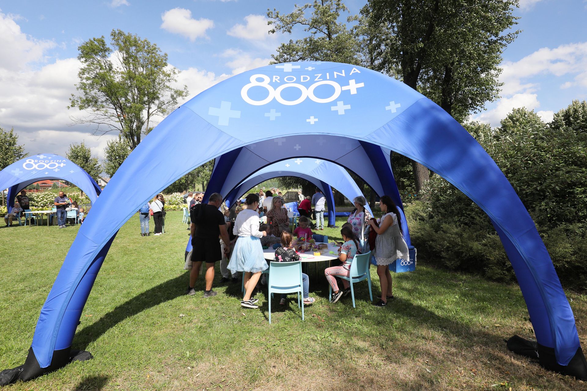 800 plus tylko dla pracujących? Rząd rozważa rewolucję w programie