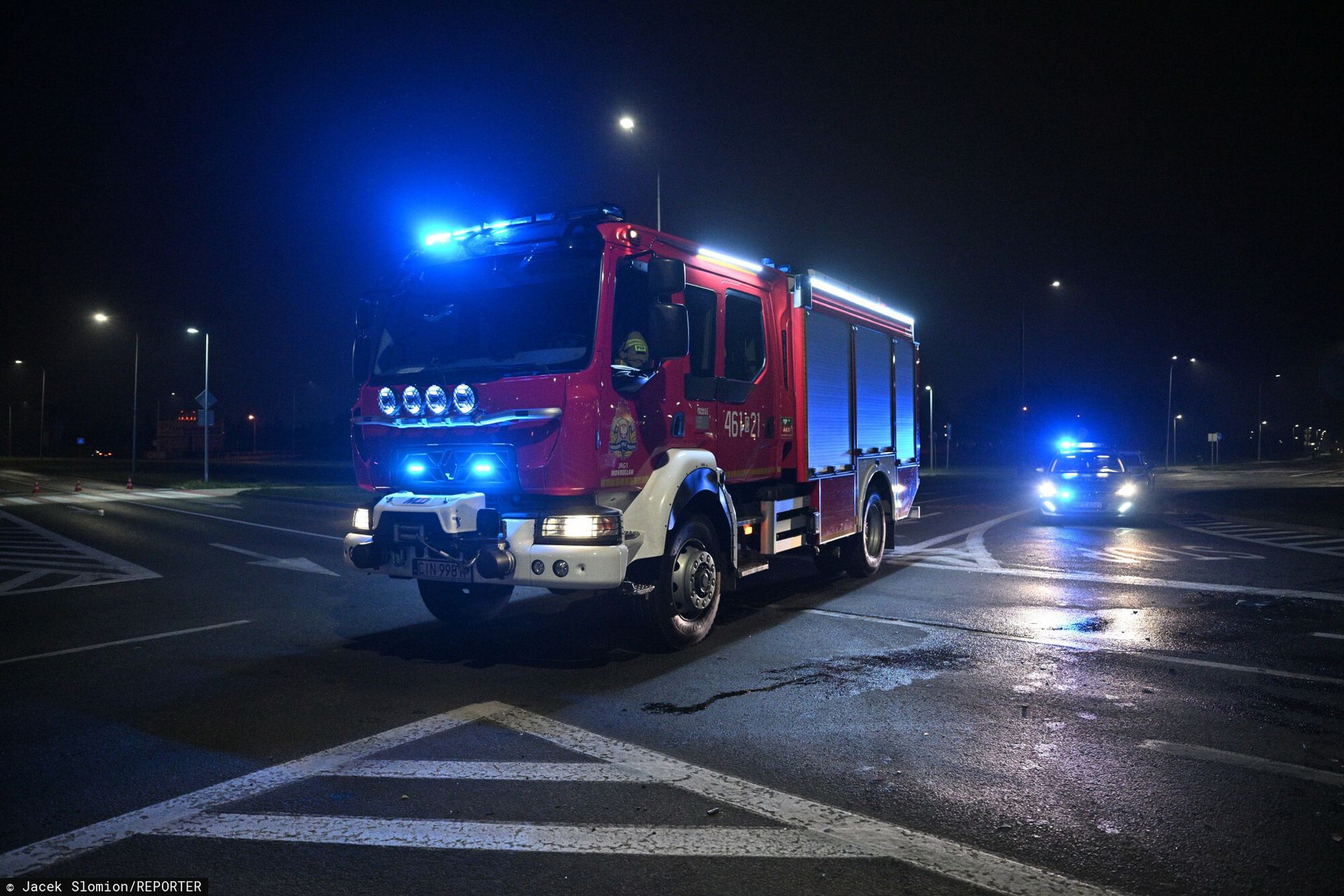 Pożar na targowisku. Ogień zajął pawilon