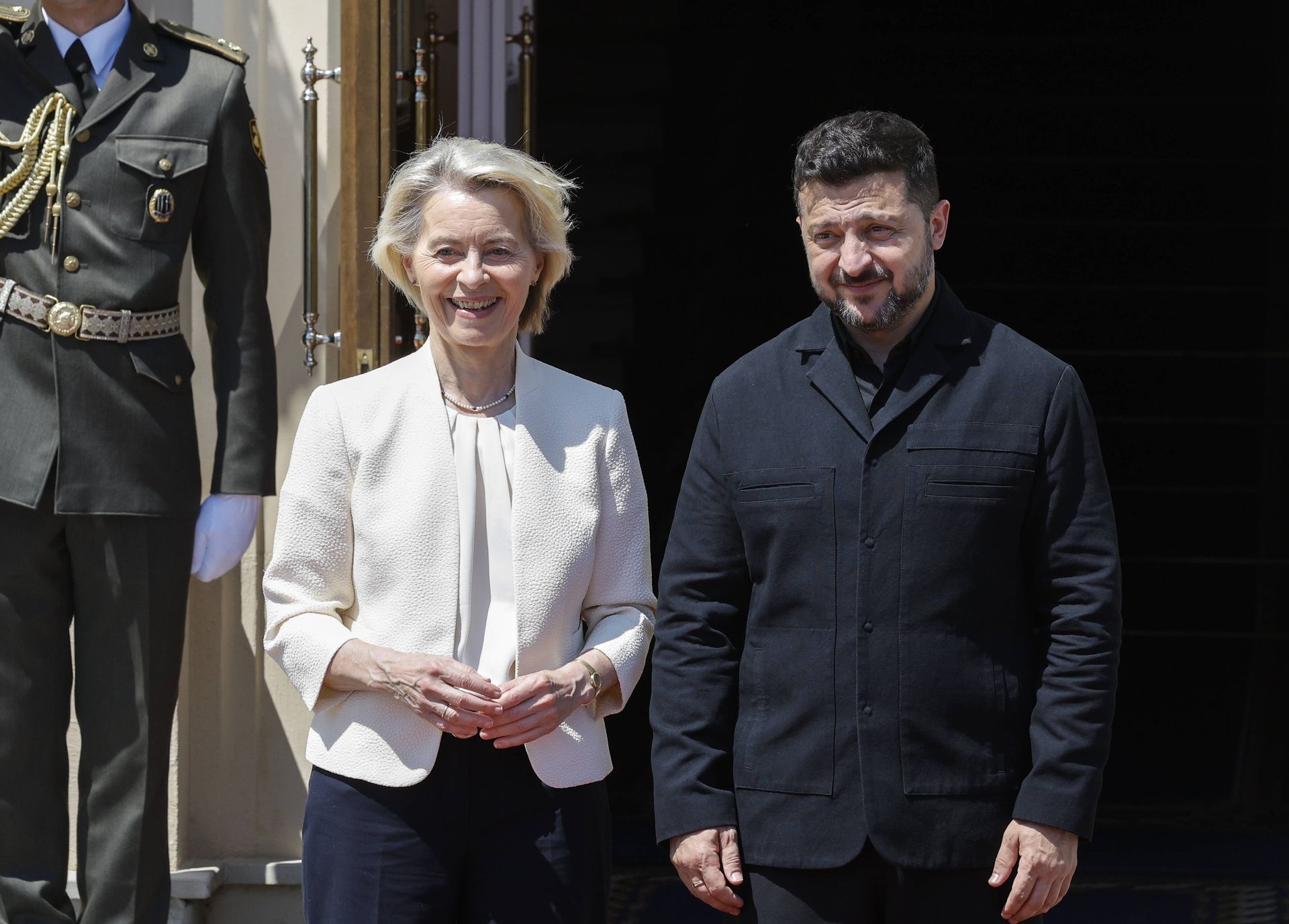 Ukraińcy chcą gwałtownie do UE, większość Europejczyków na "nie". Jest sondaż