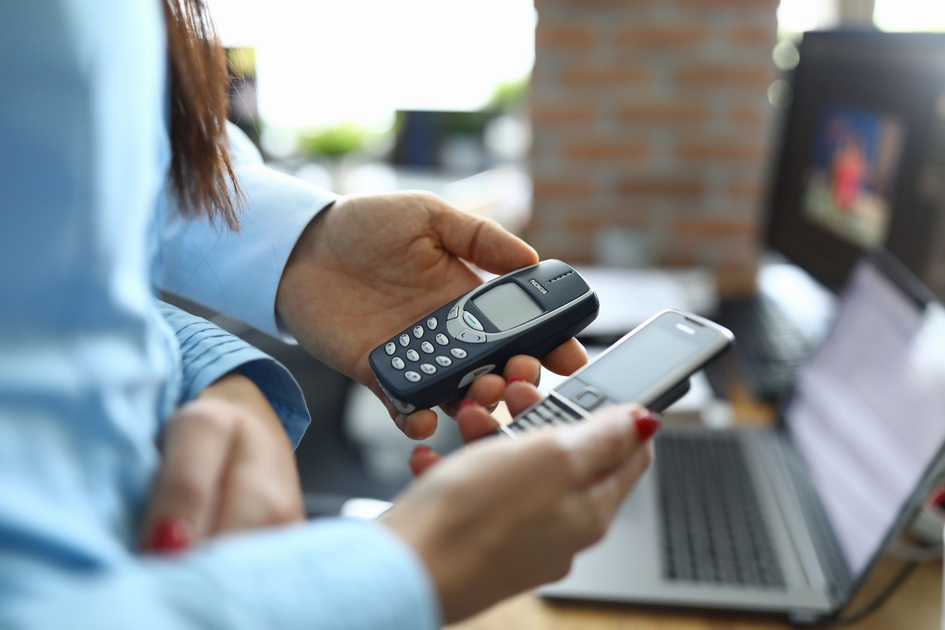 Nokia 3310, „strzałki” i SMS-y za grosze. Polacy pamiętają te czasy