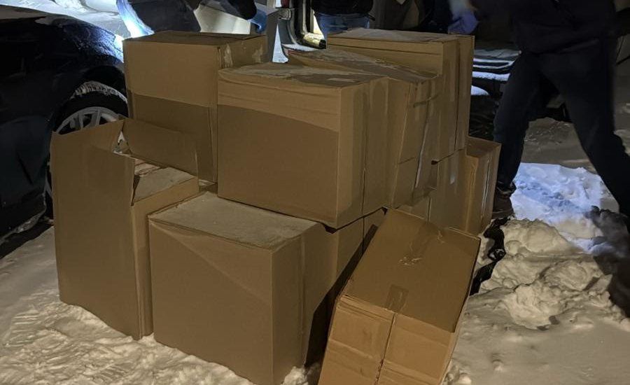 Zatrzymali do rutynowej kontroli auto. W środku mln sztuk kontrabandy