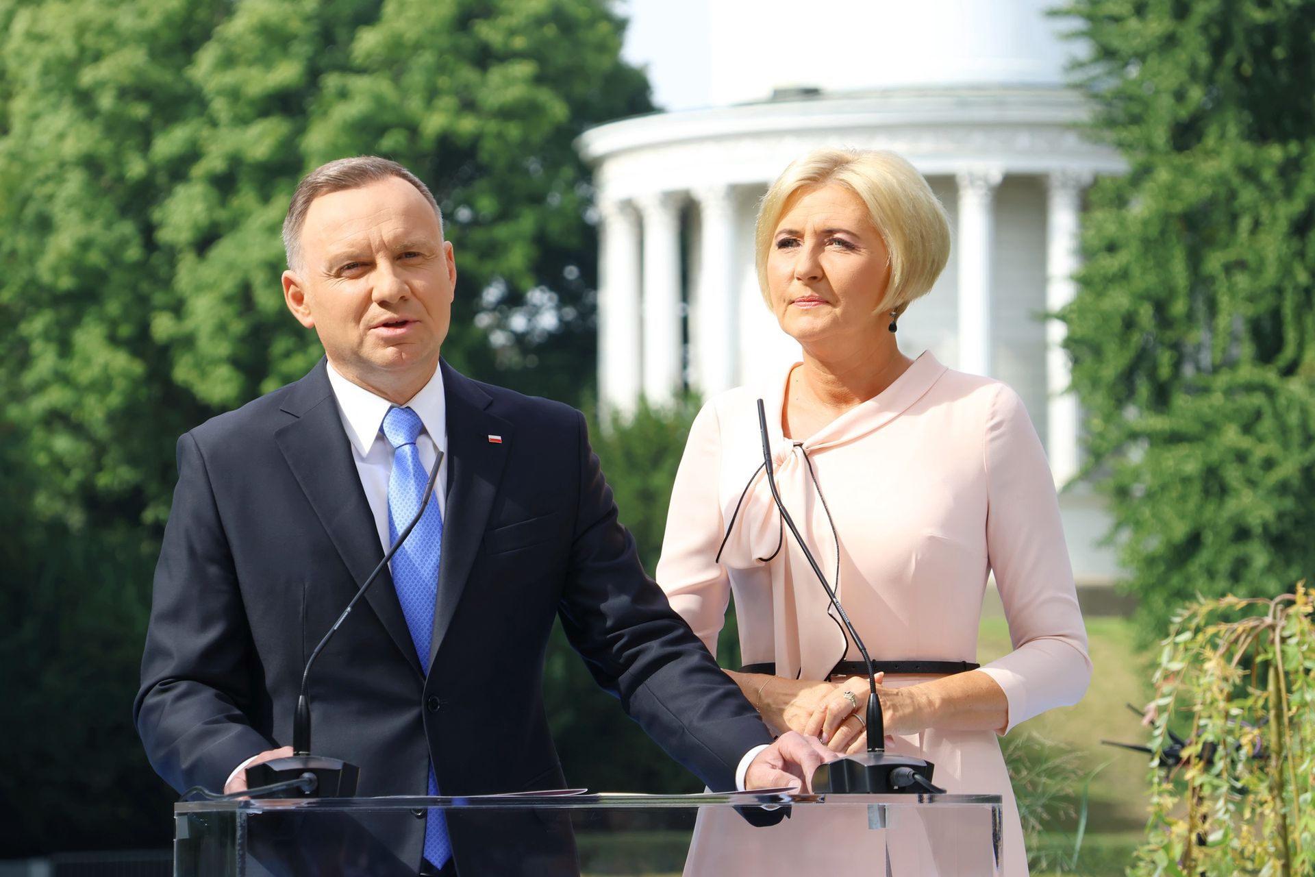 Wybory prezydenckie 2025. Emerytura prezydenta RP i jego współmałżonka. Po ilu latach i jaka kwota?