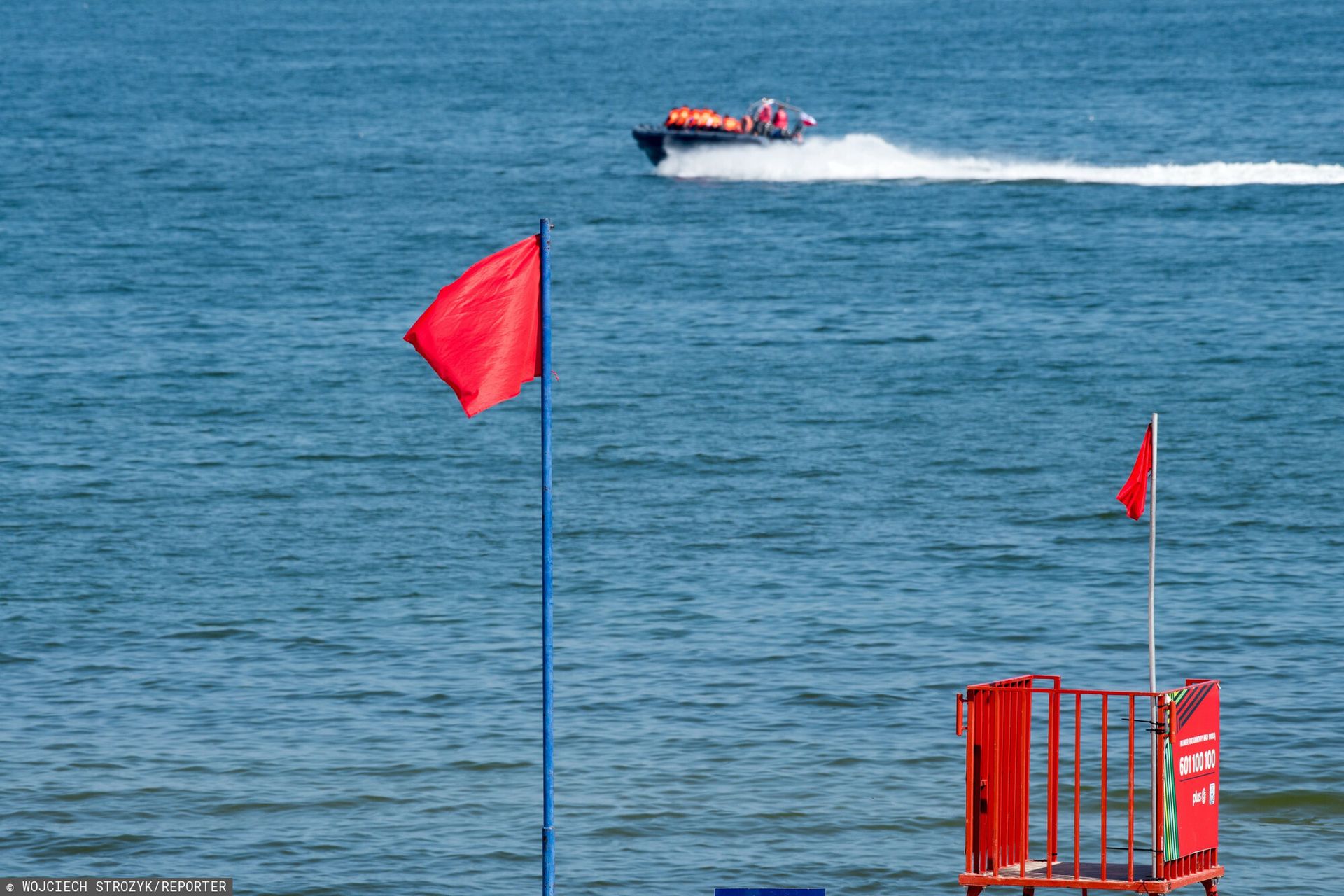 Zamknięte kąpieliska nad Zatoką Gdańską. Na plażach znaleziono mazut