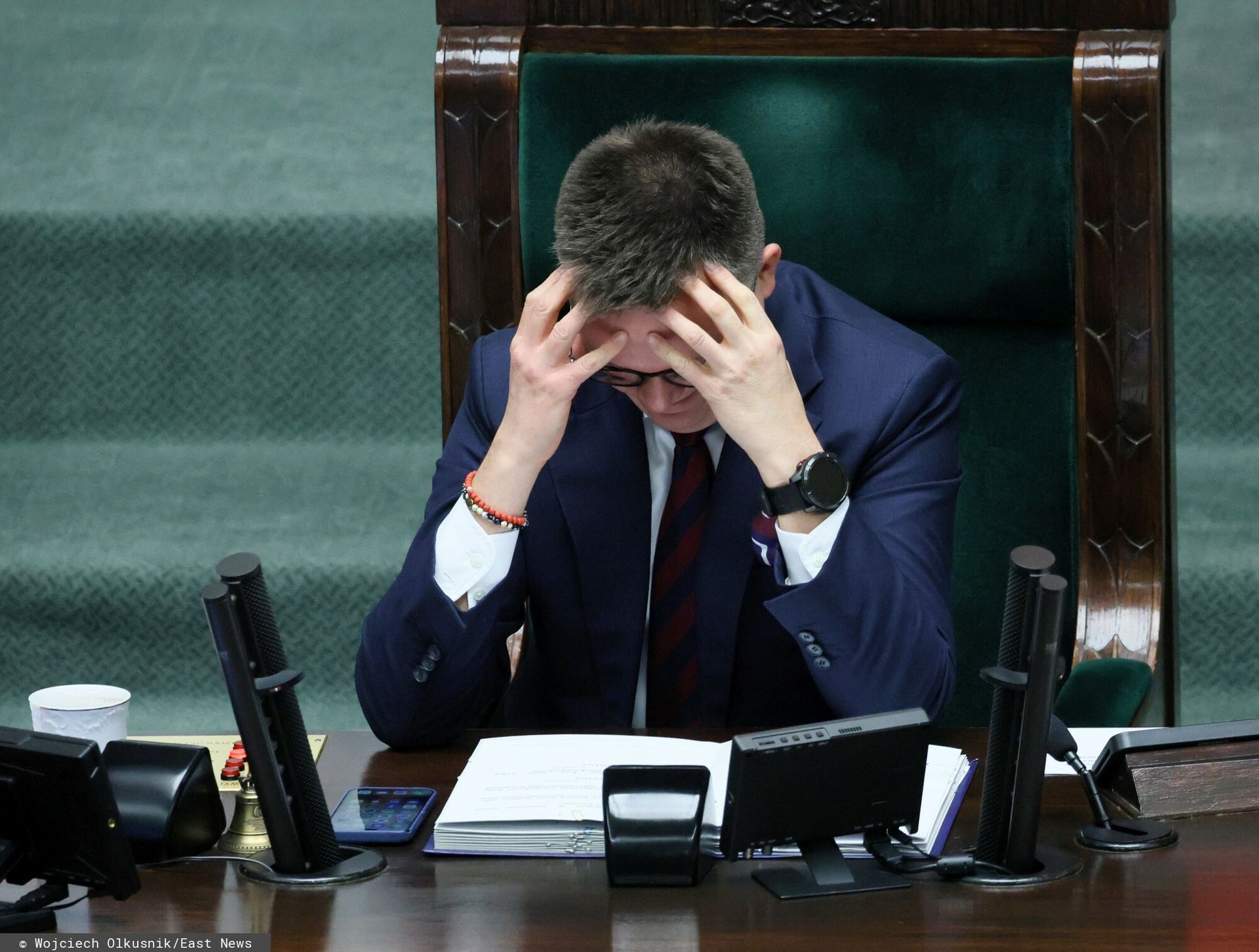 Zaskakujący ruch Hołowni. Nagle zrezygnował z funkcji w partii