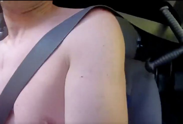 Policyjny pościg przez dwa powiaty. 40-latek zatrzymany w samych slipach