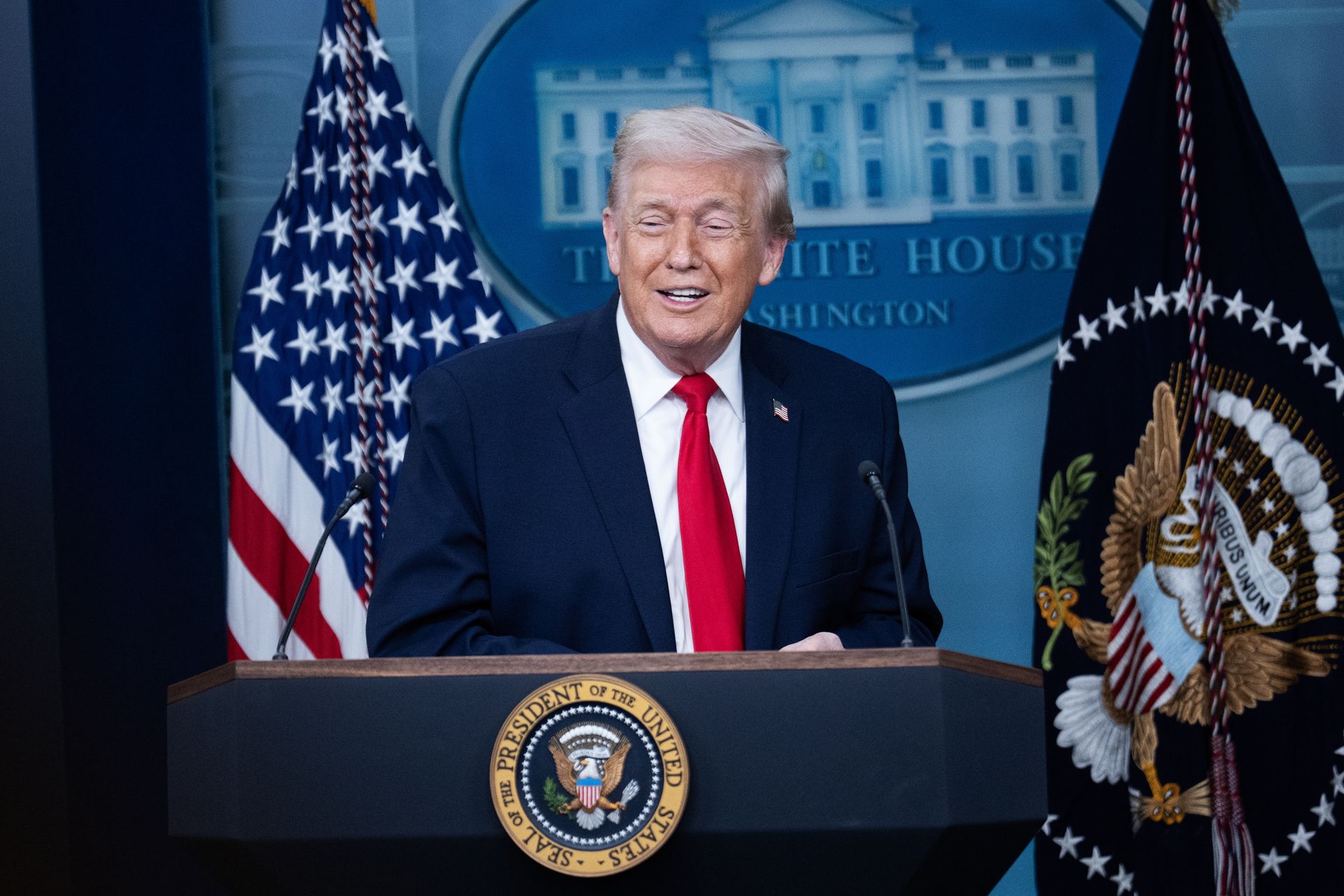 Trump i Walz "na podobnych falach". Prezydent USA zapowiada współpracę w Minnesocie