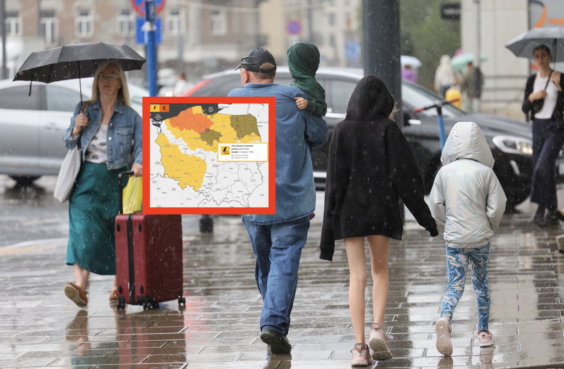 IMGW ostrzega. Nad Polskę nadciągają ulewy i burze