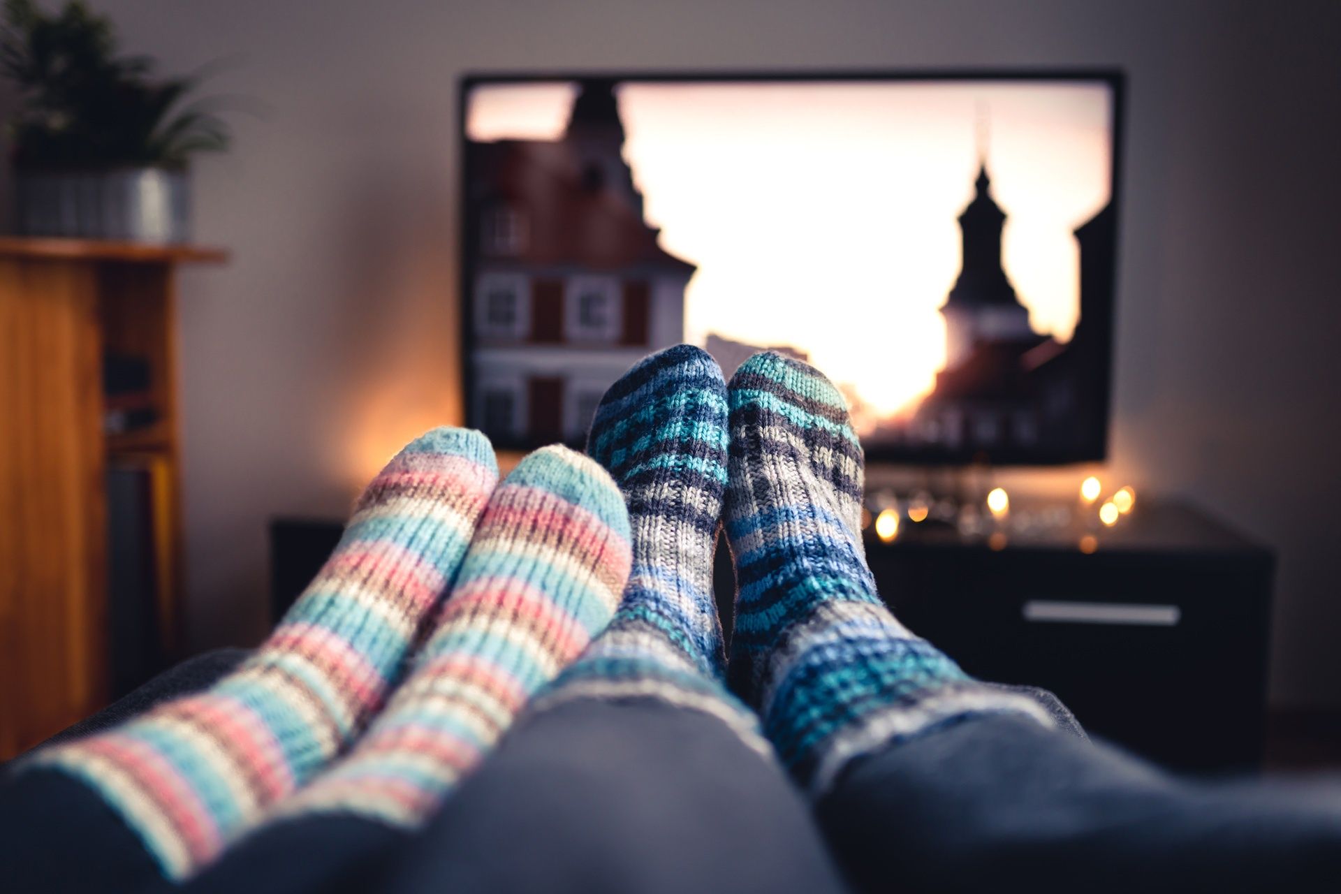 Jesienny seans zaczyna się od dobrego ekranu – TOP 5 telewizorów QLED