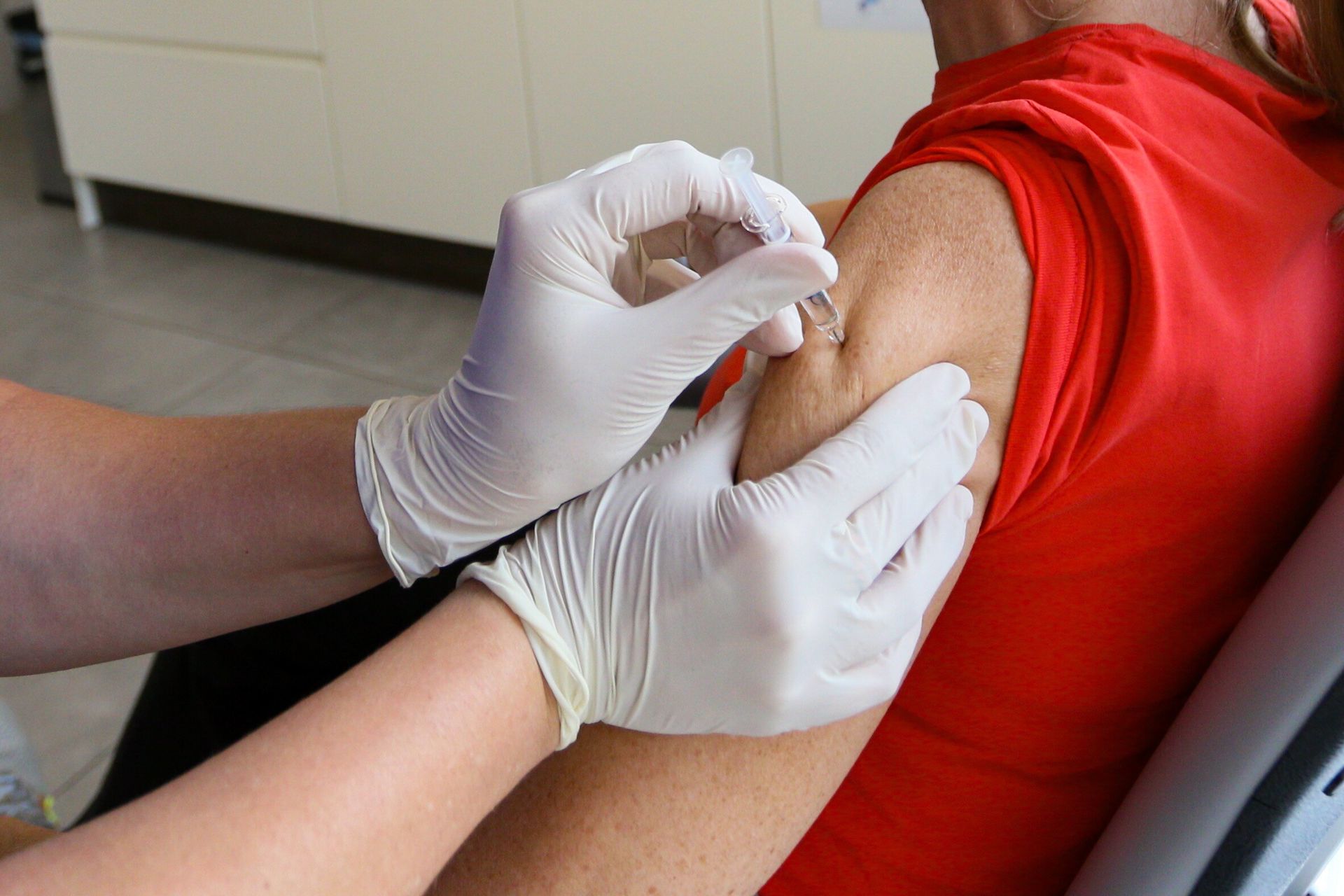 Wirus przyspiesza. Wskaźnik zachorowań wyższy niż rok temu