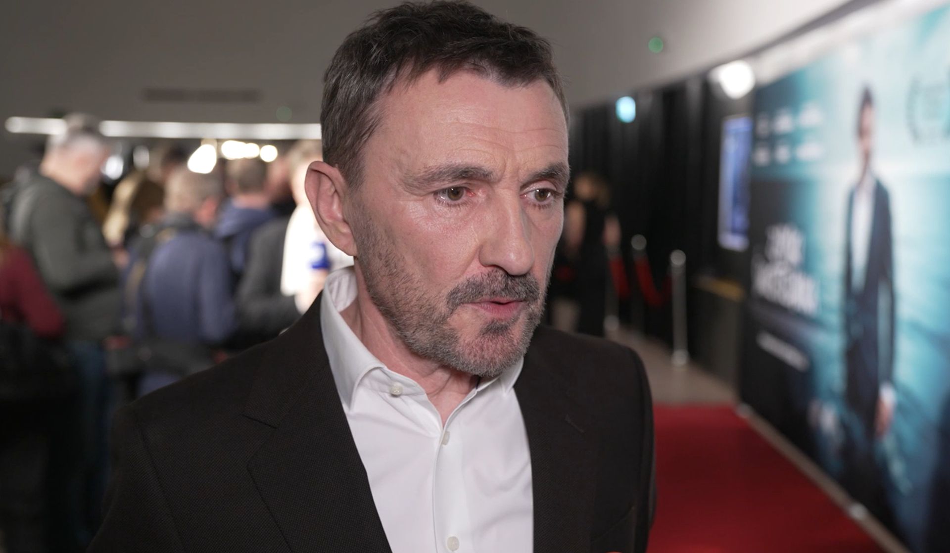 "Wiem, iż wkładam kij w szprychy". Reżyser o filmie "Zapiski śmiertelnika"