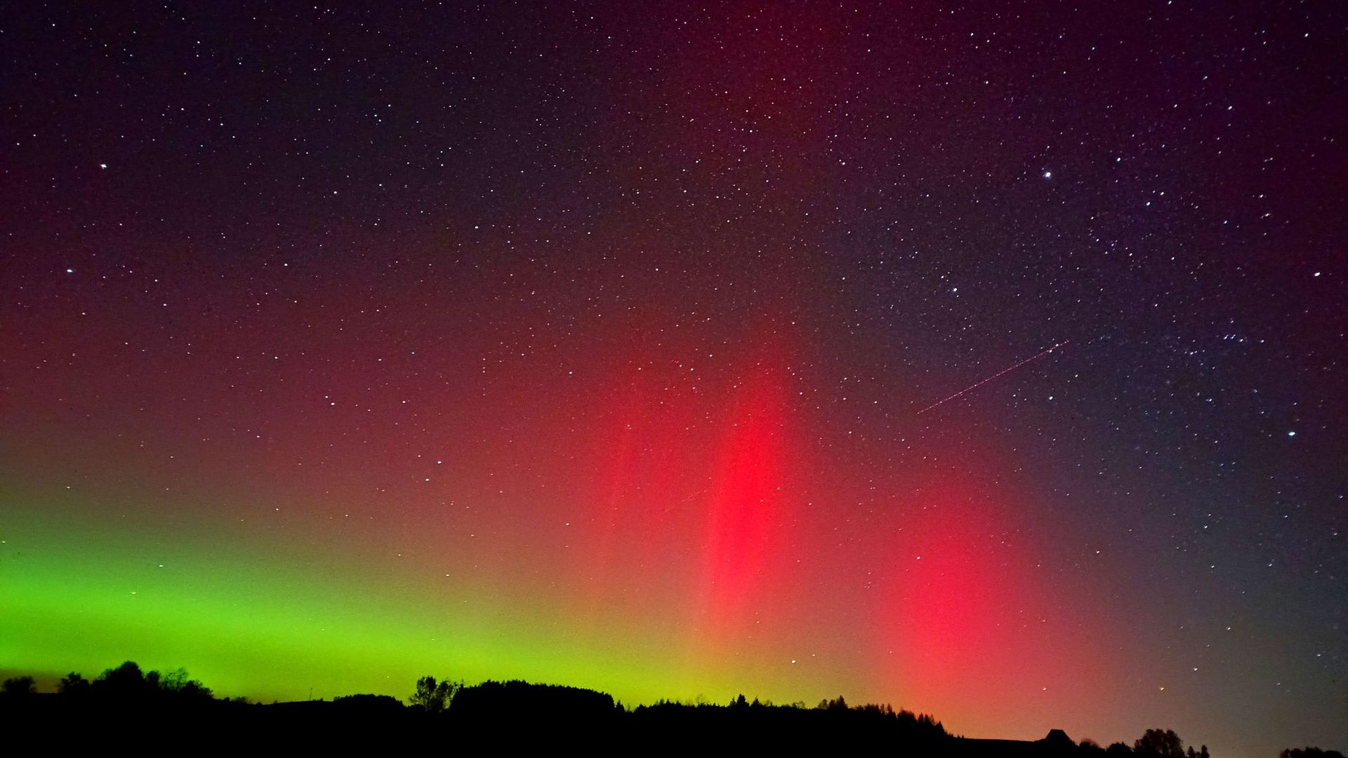 Widowiskowy pokaz świateł z dalekiej północy. Zorza polarna znów nad Polską