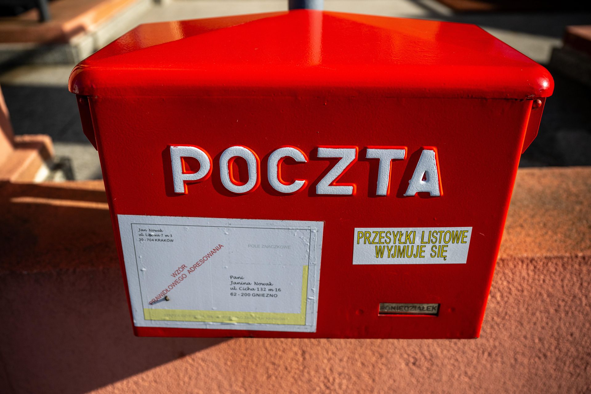 Polecony bez awizo. Jak założyć ADE?