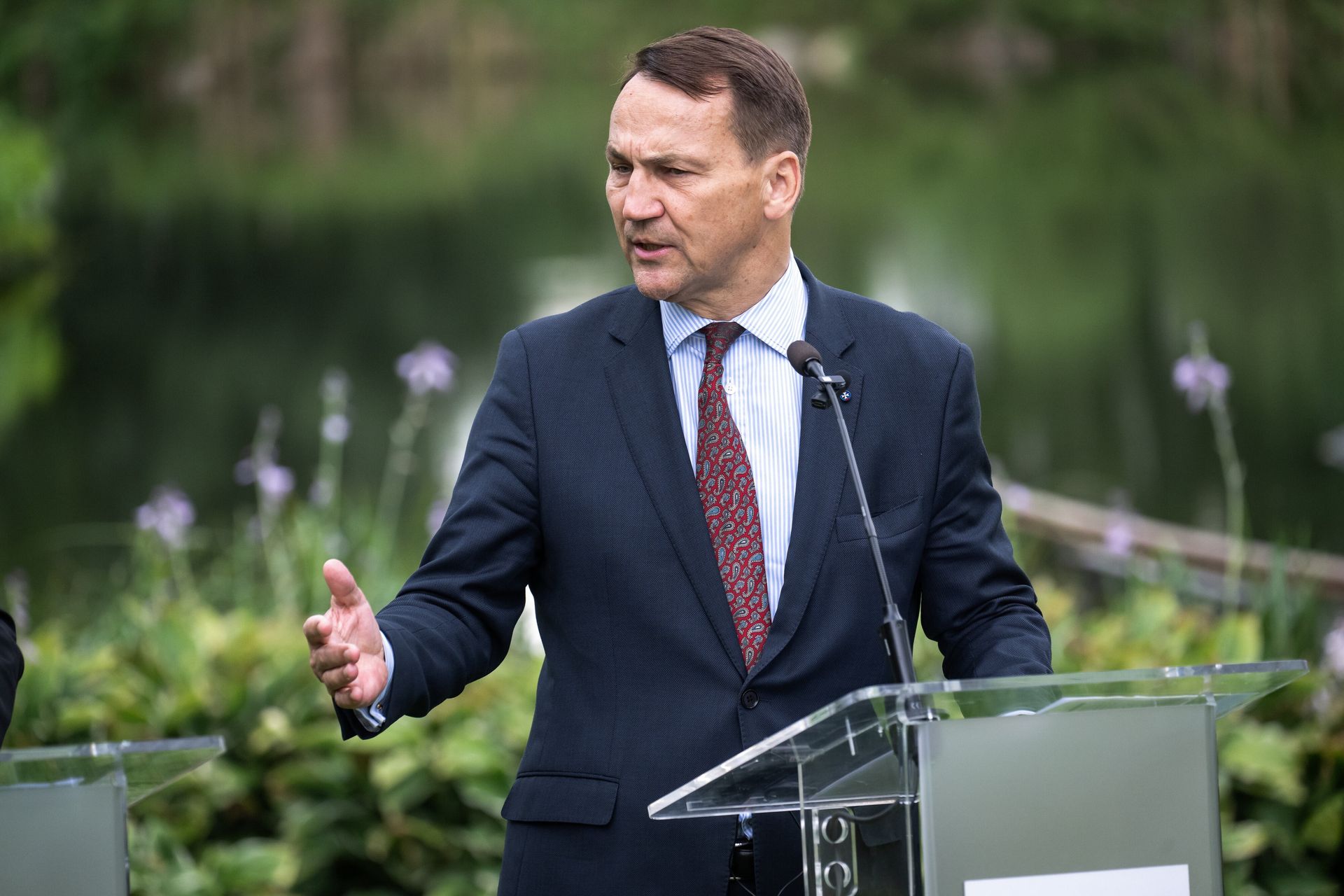 Nowe pakiety pomocy dla Ukrainy. Sikorski zapowiada