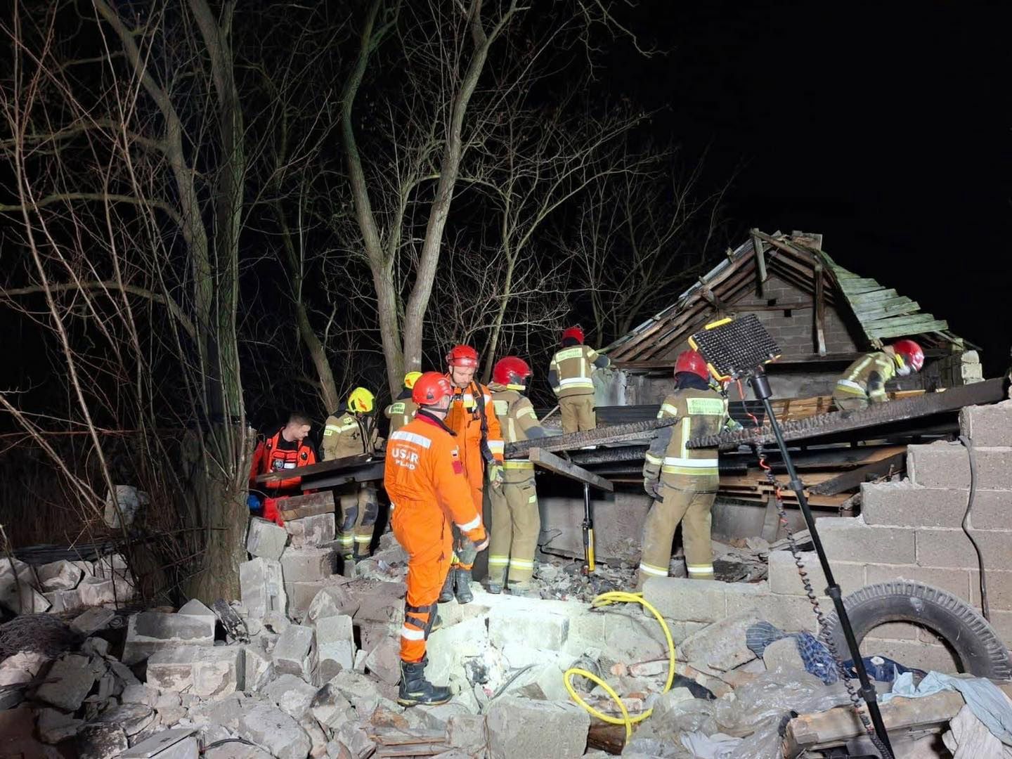 Działo się w nocy. Przeszukano gruzowisko domu w Besiekierzu Nawojnym