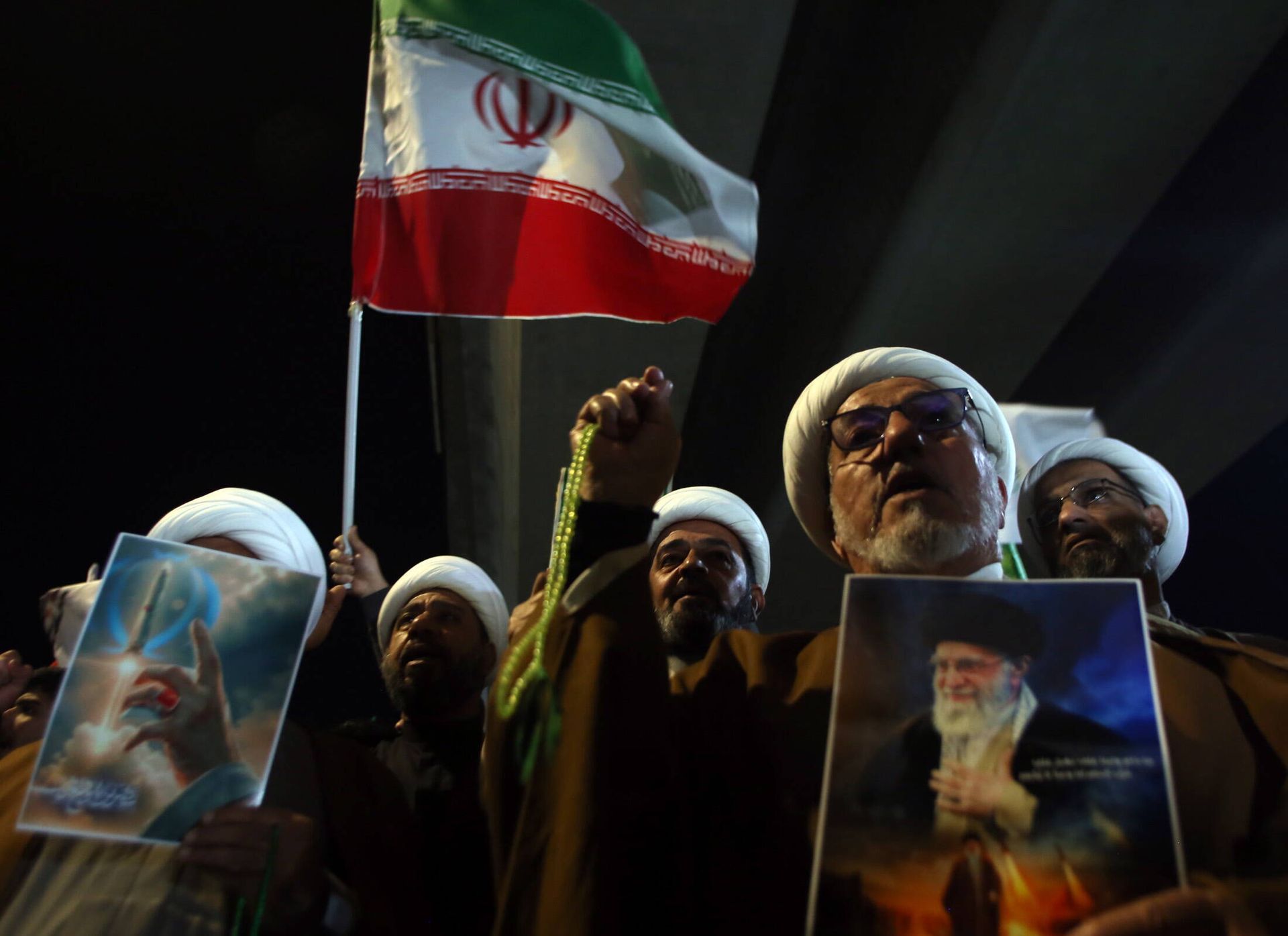 Media: reżim obawia się buntu po śmierci Chameneia. Chce następcy