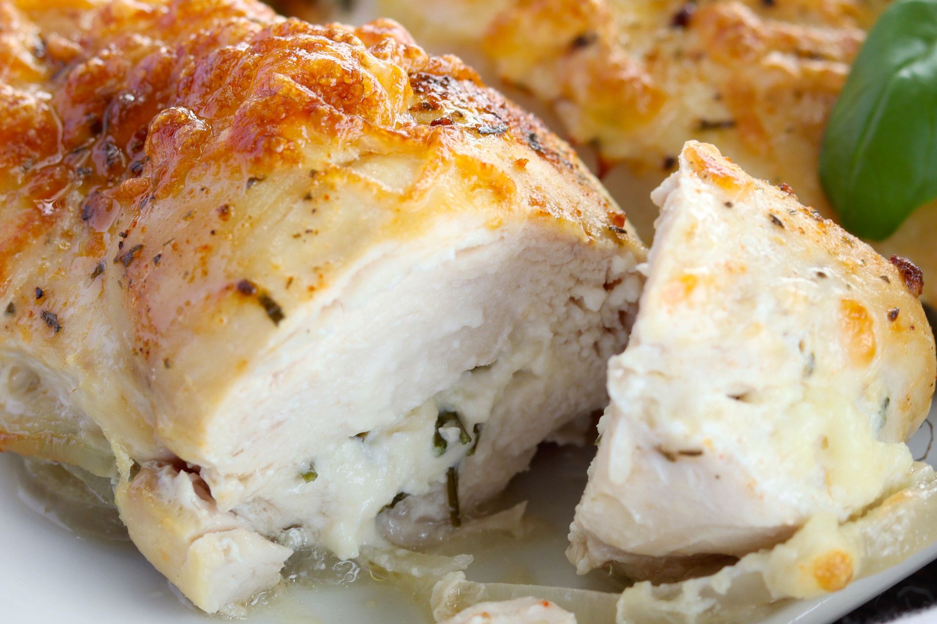 Kupujemy na potęgę, ale popełniamy głupi błąd. Dlatego kurczak smakuje jak opona