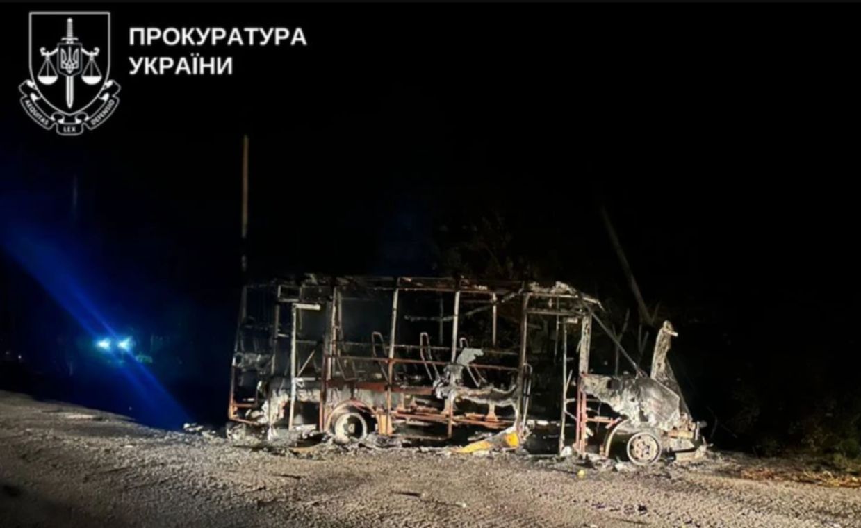 Rosyjski dron uderzył w bus pełen ludzi. Wśród rannych dzieci