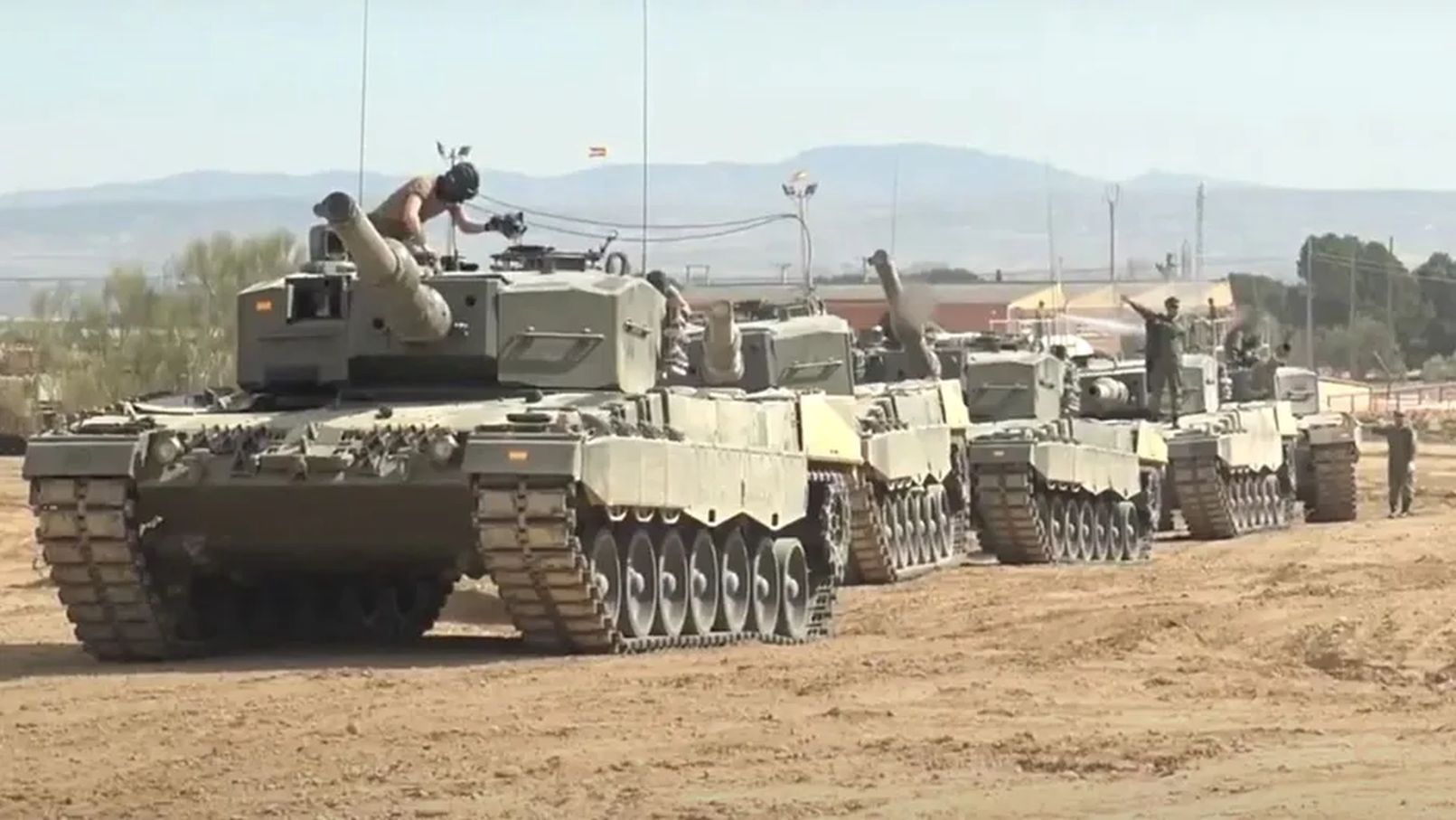 Oddali Ukrainie zardzewiałe czołgi. Z uznaniem patrzą na Polskę