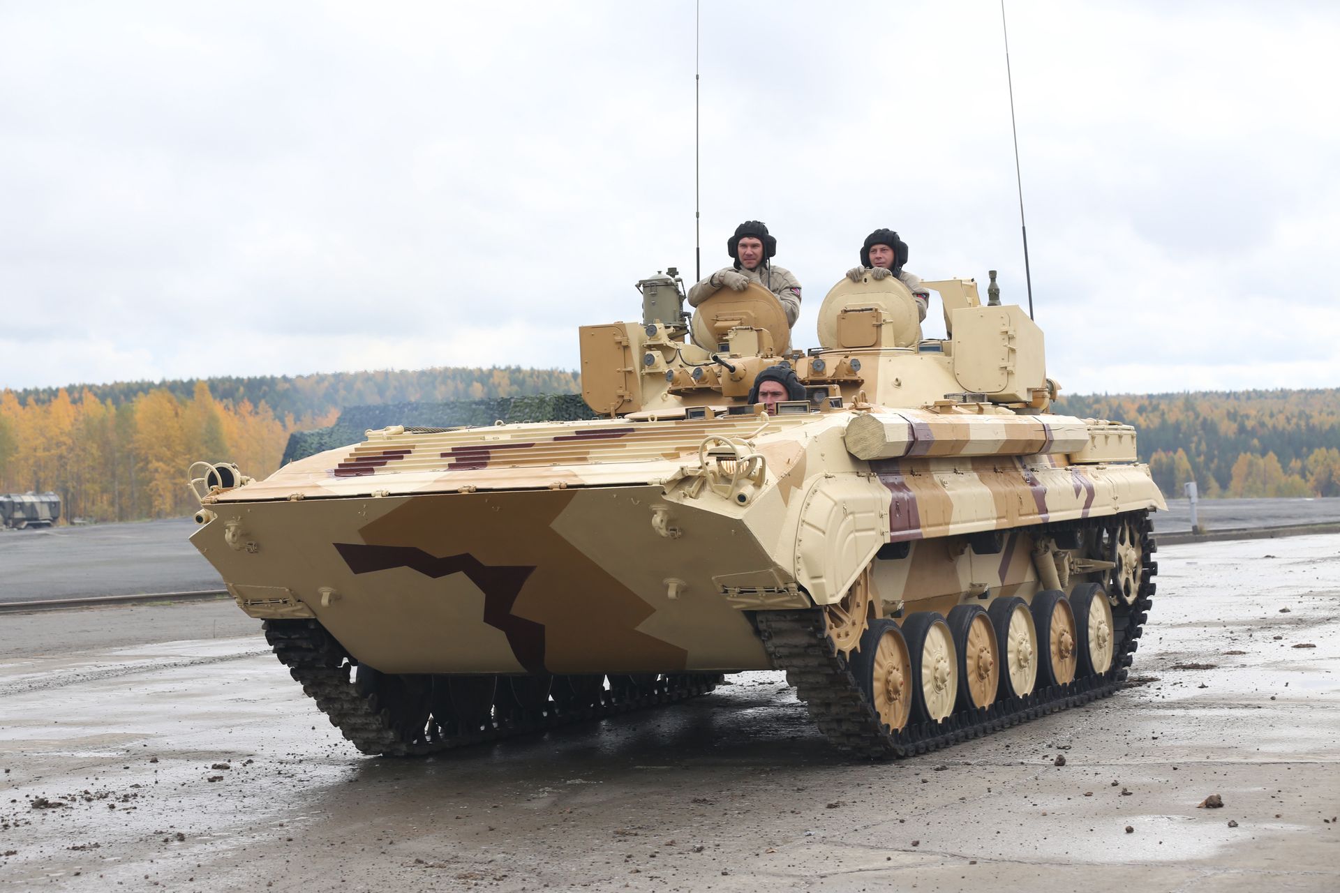 Jedna bitwa, dwa cele. Rosyjskie wozy poszły z dymem