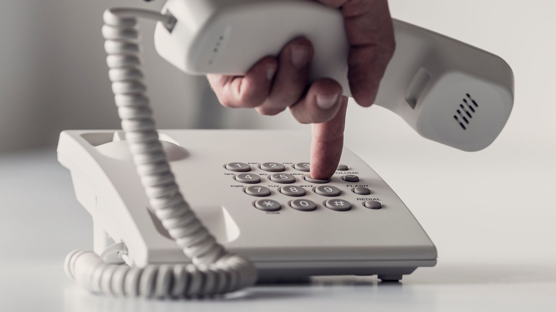 Dzwoni numer 116 117? Możesz dostać telefon od Anny