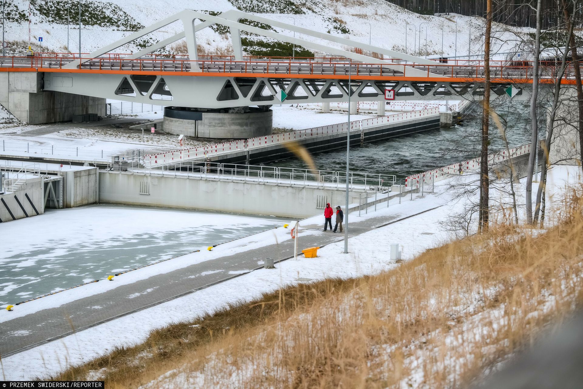 Podsumowali rok na przekopie Mierzei Wiślanej. Oto ile statków z niego skorzystało