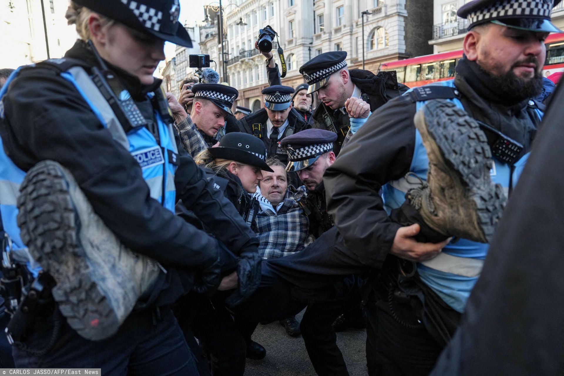 Manifestacje w Wielkiej Brytanii. Blisko 100 zatrzymanych