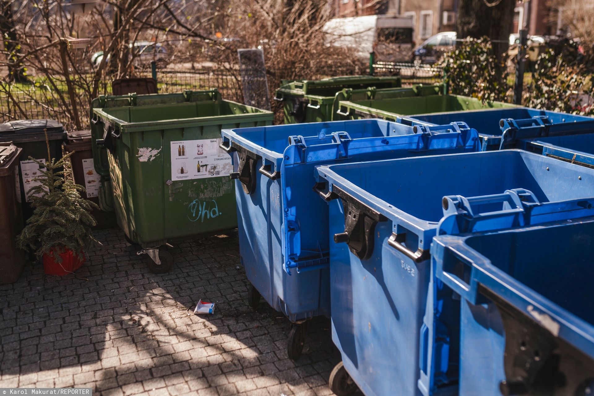 Brudne słoiki wyrzucaj do tego kosza. Wiedziałeś o tym?