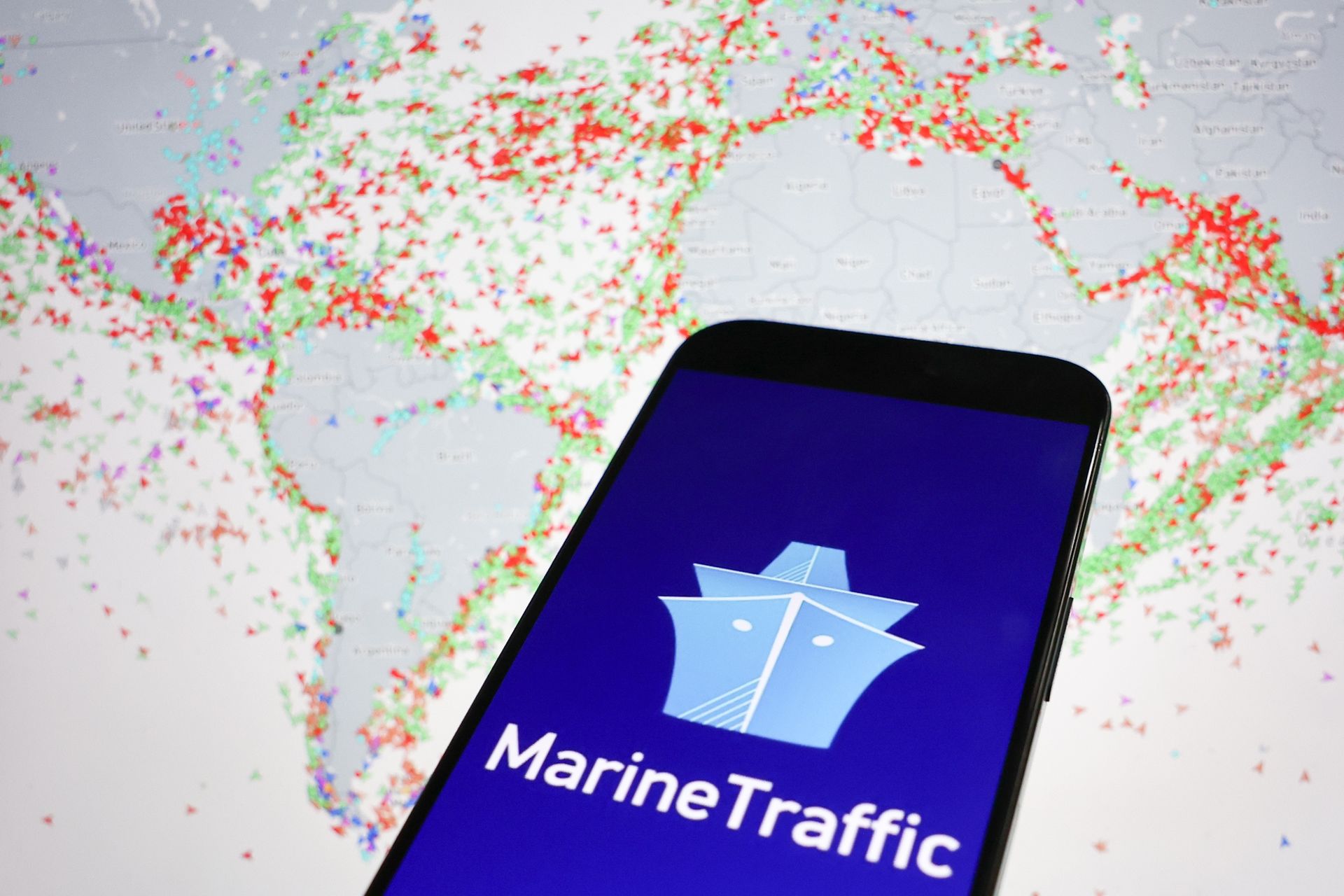 Trump naciskał na sojuszników. NATO odpowiada ws. Ormuz