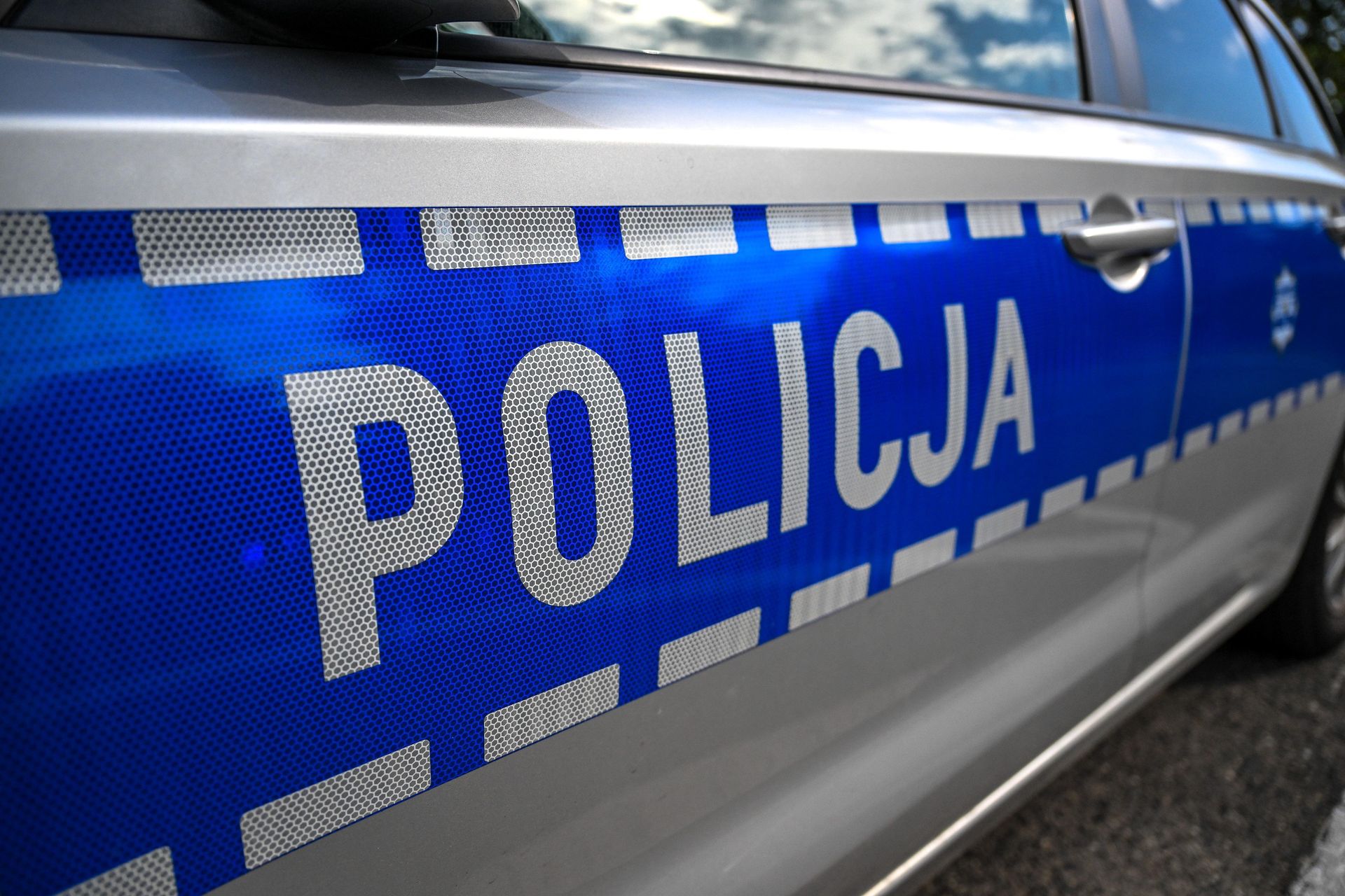 14-latka chciała kupić telefon, została oszukana. Apel policji