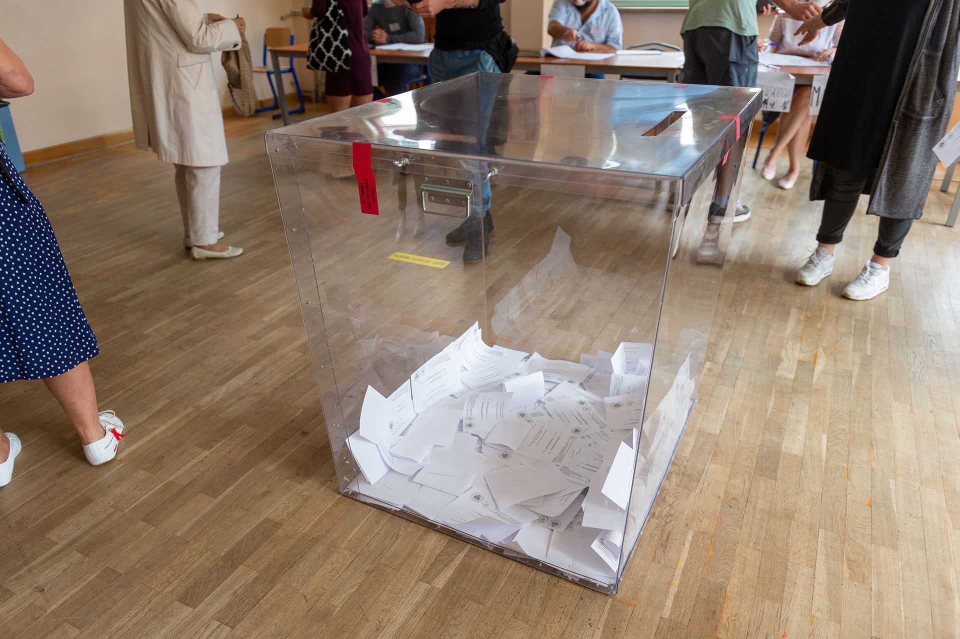 Jak zgłaszać incydenty i nieprawidłowości w pracy komisji? To warto wiedzieć przed II turą wyborów